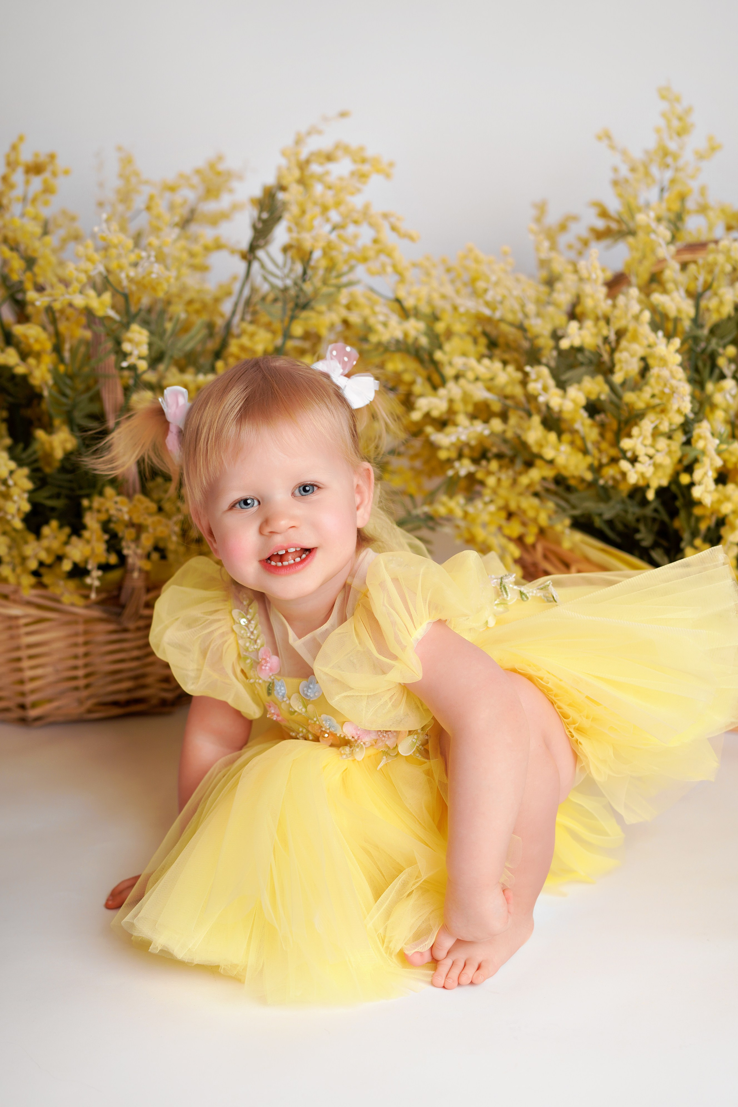 ФОТОСЕССИЯ в мимозе для мамы с дочкой. Фотограф новорожденных беременных в Тюмени Ткачук Татьяна