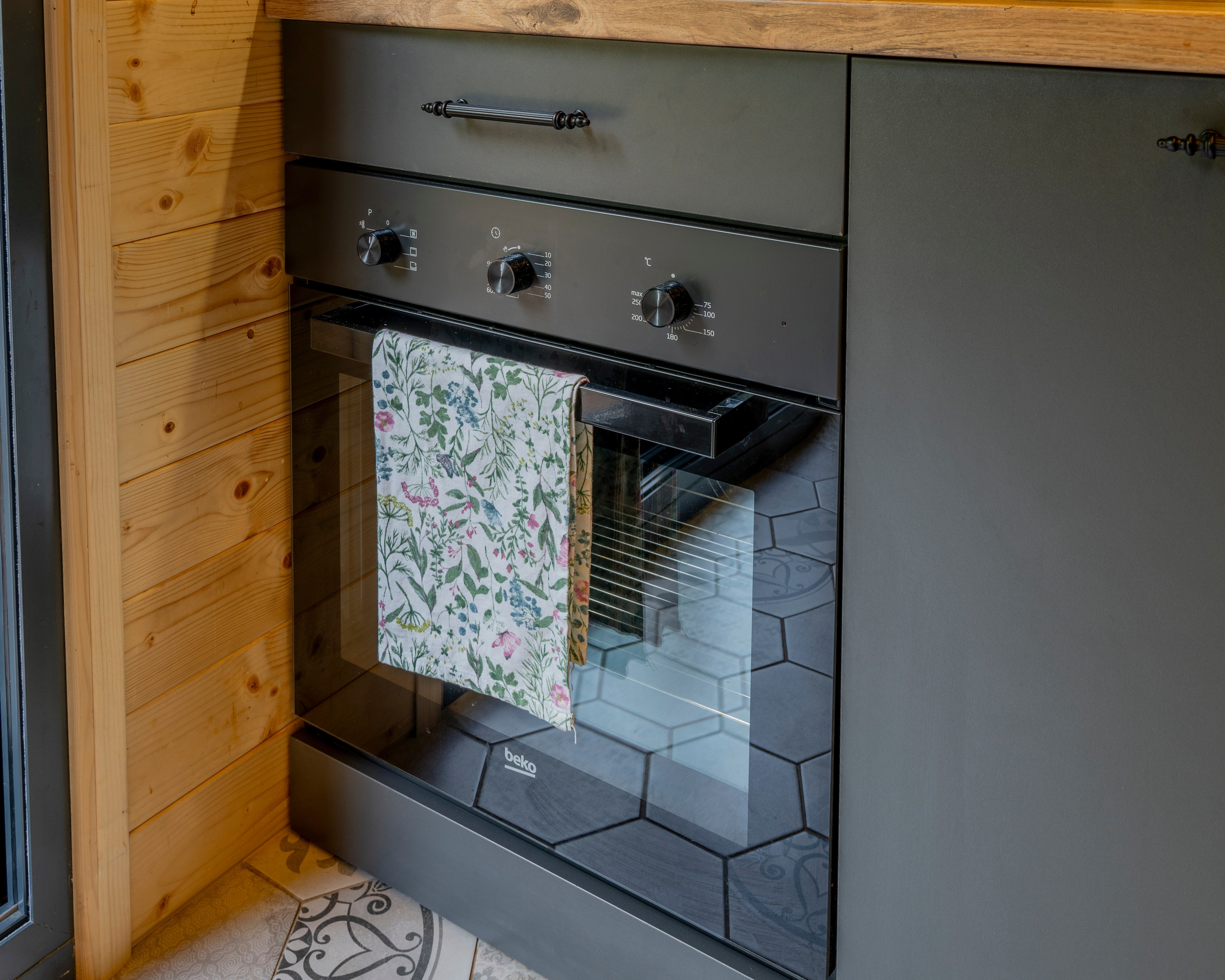 Viktorija Chalet. Photographer Liana Sudets Serbia Kopaonik Brzece Brus