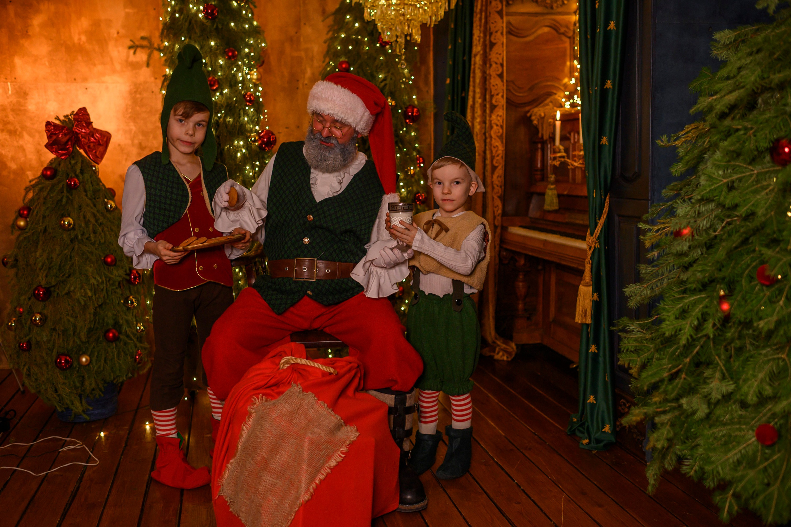 САНТА В АДМИРАЛТЕЙШЕН. Семейный фотограф Екатеринбург Лора Мур