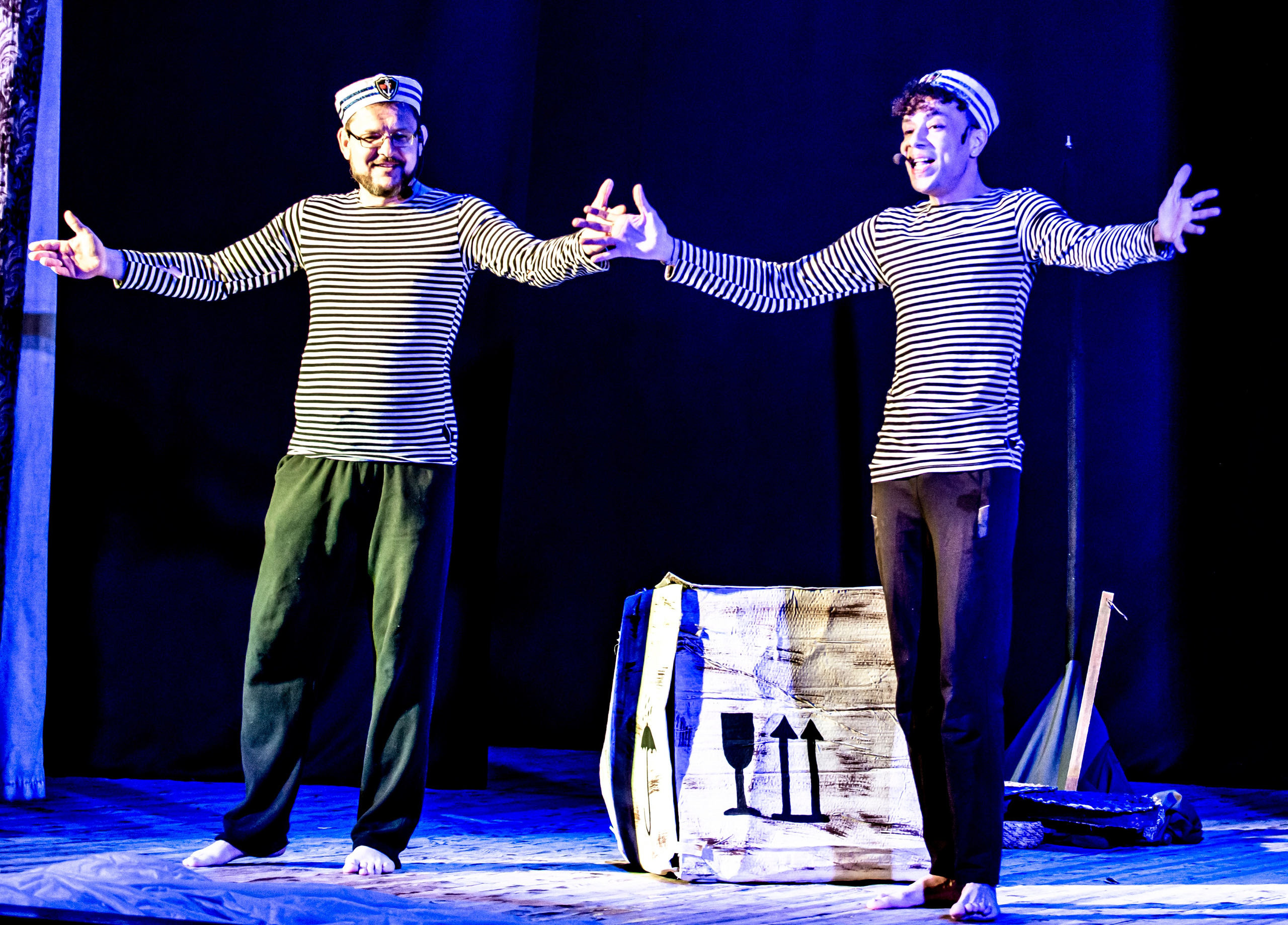 Жирафа и носорог спектакль театра Саквояж. Фотограф в Сочи Юрий Шептаев