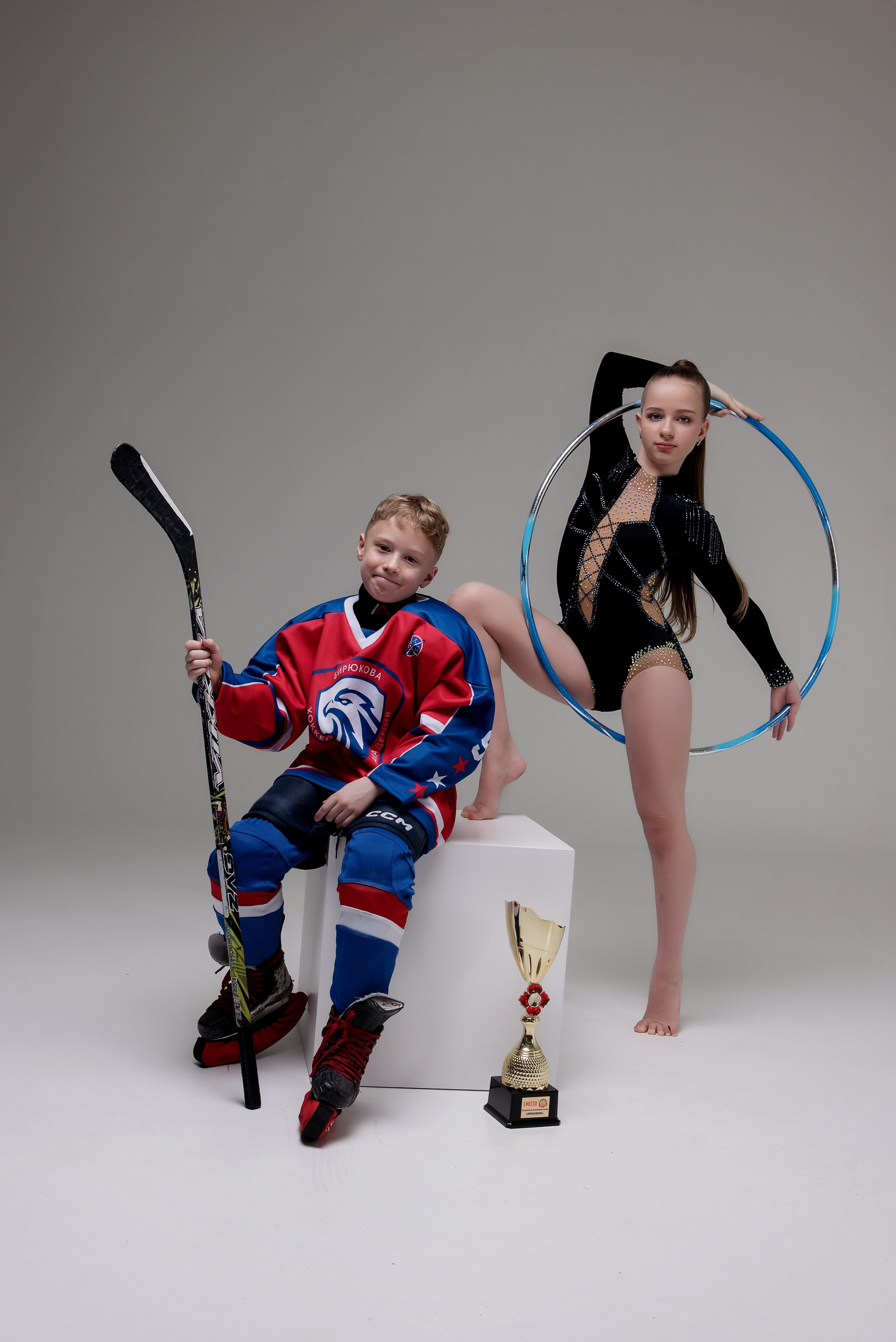 Хоккей — Гимнастика групповая съемка. Детский фотограф в Долгопрудном и Москве