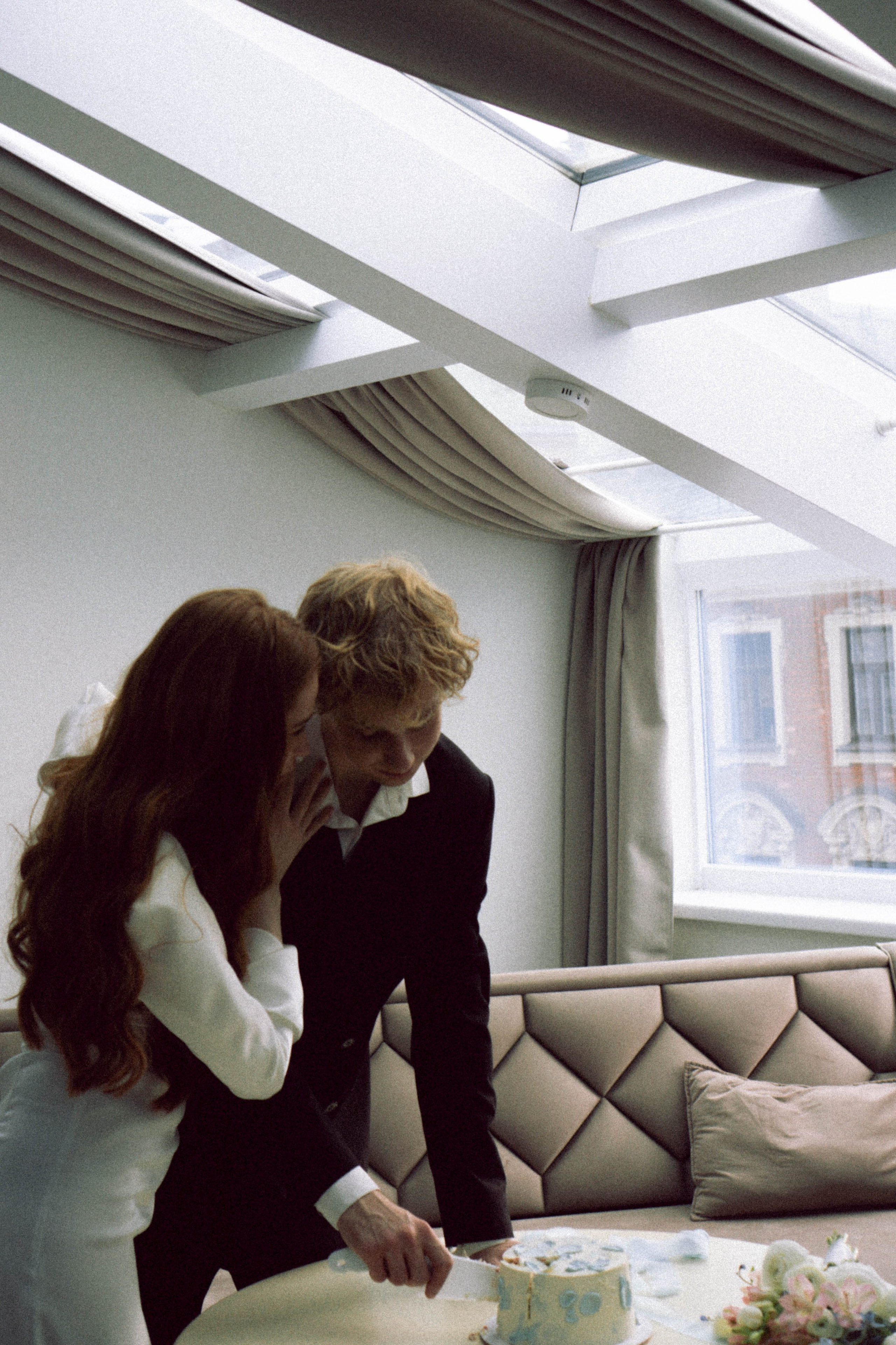 СВАДЕБНАЯ СЬЕМКА В ОТЕЛЕ. СБОРЫ ЖЕНИХА И НЕВЕСТЫ И ТАКЖЕ ТОР И ПОДГОТОВКА К ПРОГУЛКЕ. Профессиональный фотограф, Санкт-Петербург — Виктория Богомолова