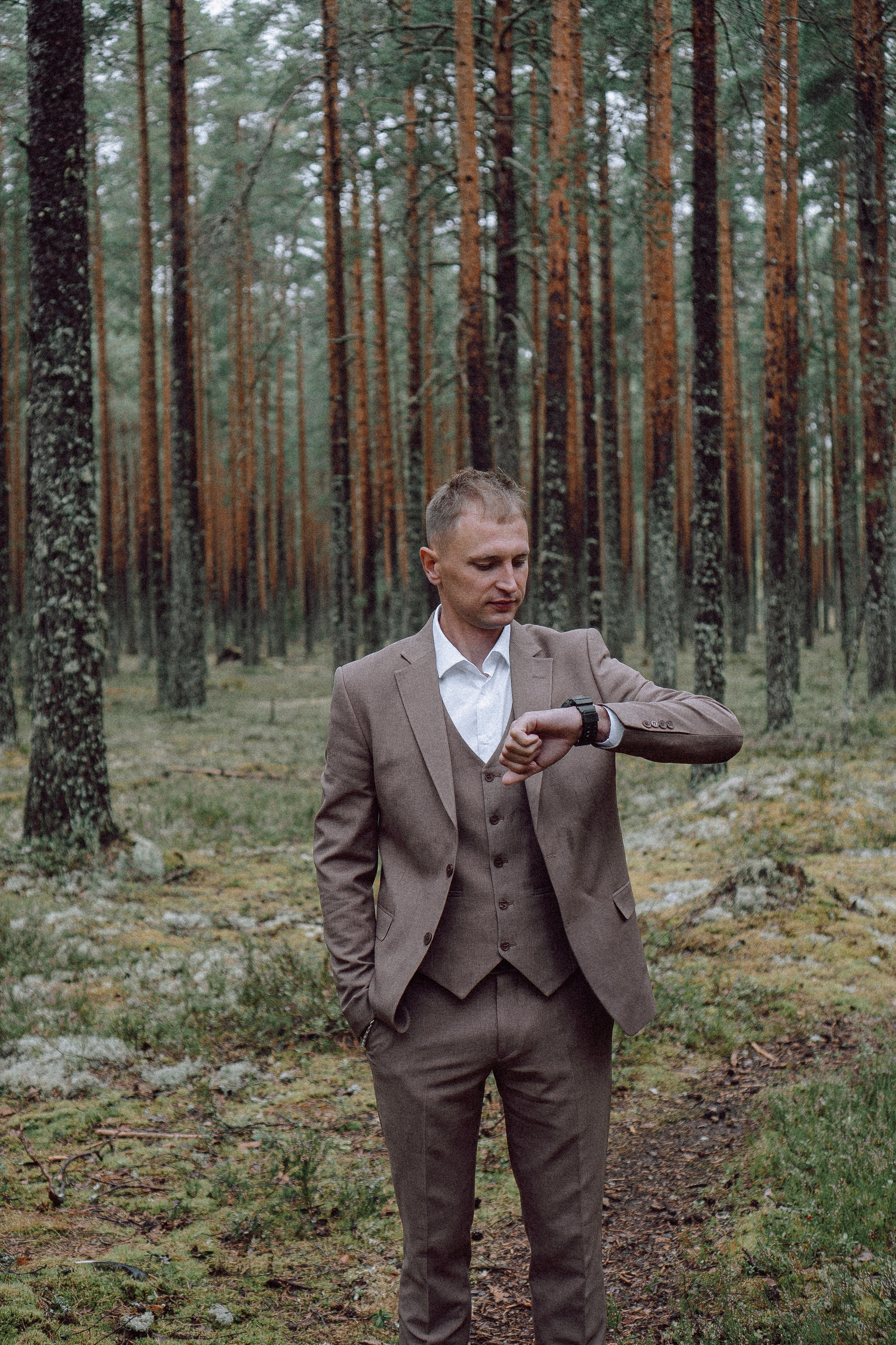 СВАДЕБНАЯ ФОТОСЕССИИЯ ПАРЫ В ГОРОДЕ ПРИОЗЕРСК В СОСНОВОМ ЛЕСУ И С ПИКАПОМ. Профессиональный фотограф, Санкт-Петербург — Виктория Богомолова