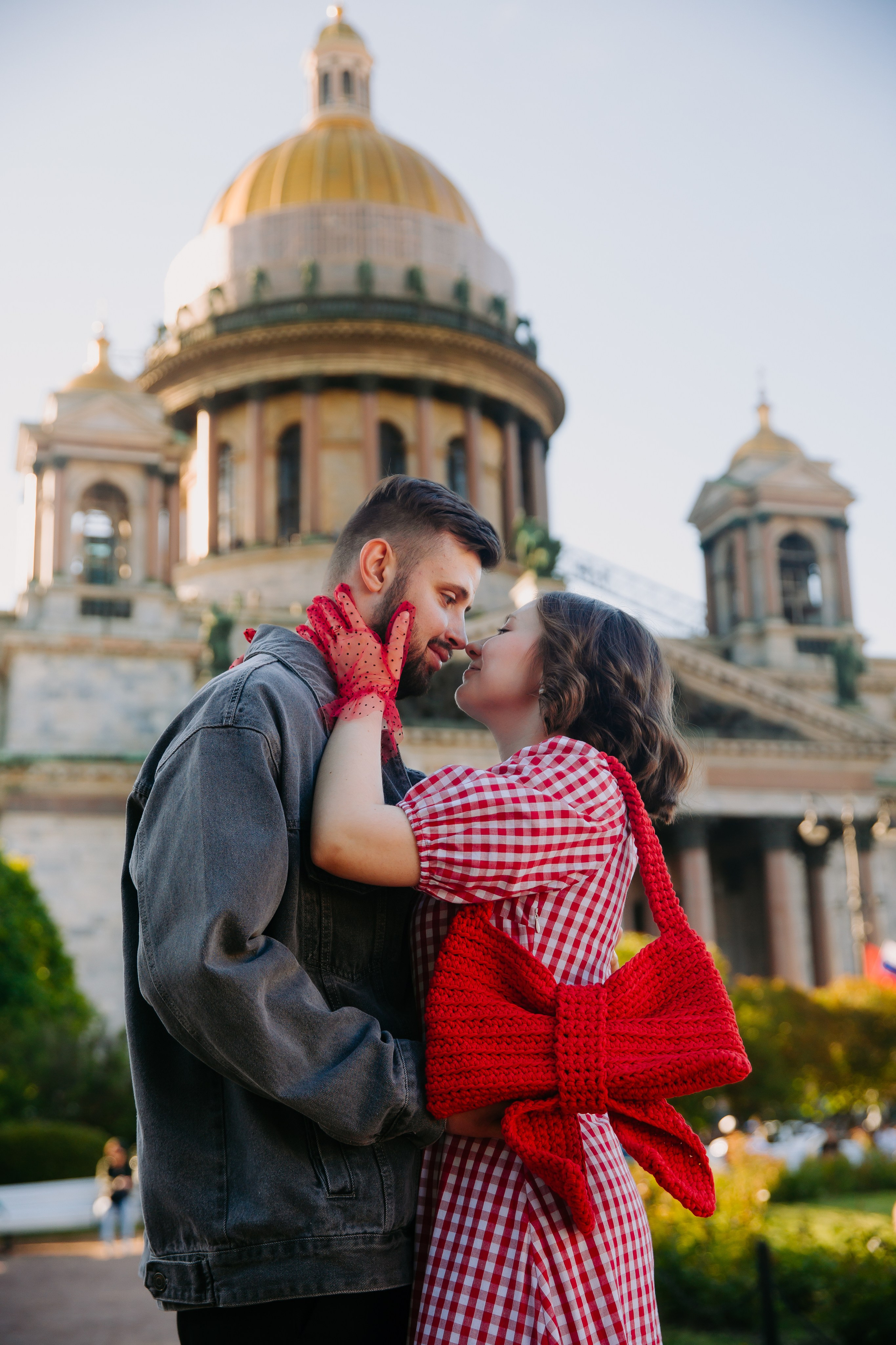 Прогулочная фотосессия лавстори в Санкт-Петербурге. Фотограф в Санкт-Петербурге Разиля Идиятуллина