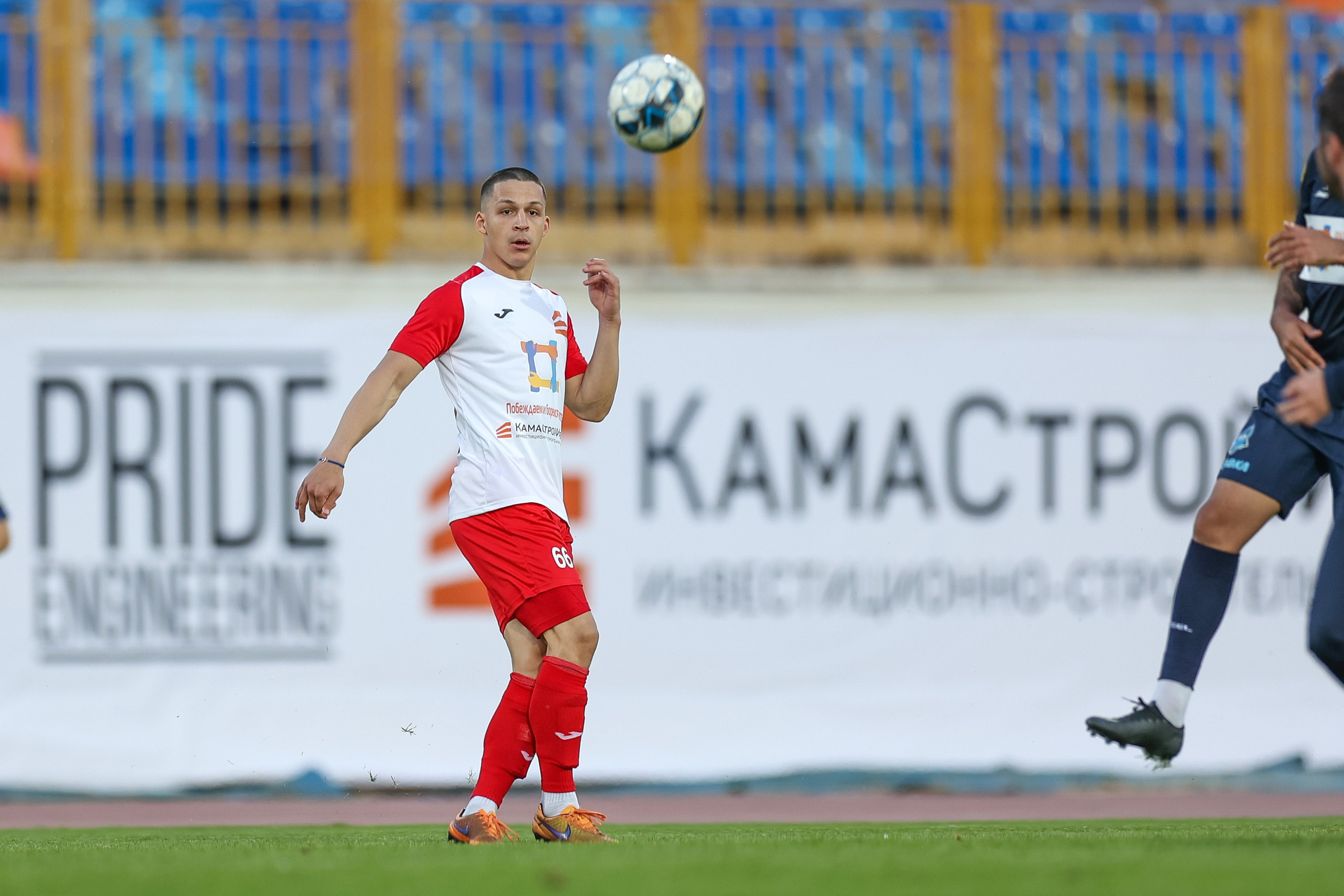 Благотворительный футбольный матч Друзья Бурмистрова vs ФК Fight Nights. Спортивный репортажный фотограф Казань Нафис Сиразетдинов