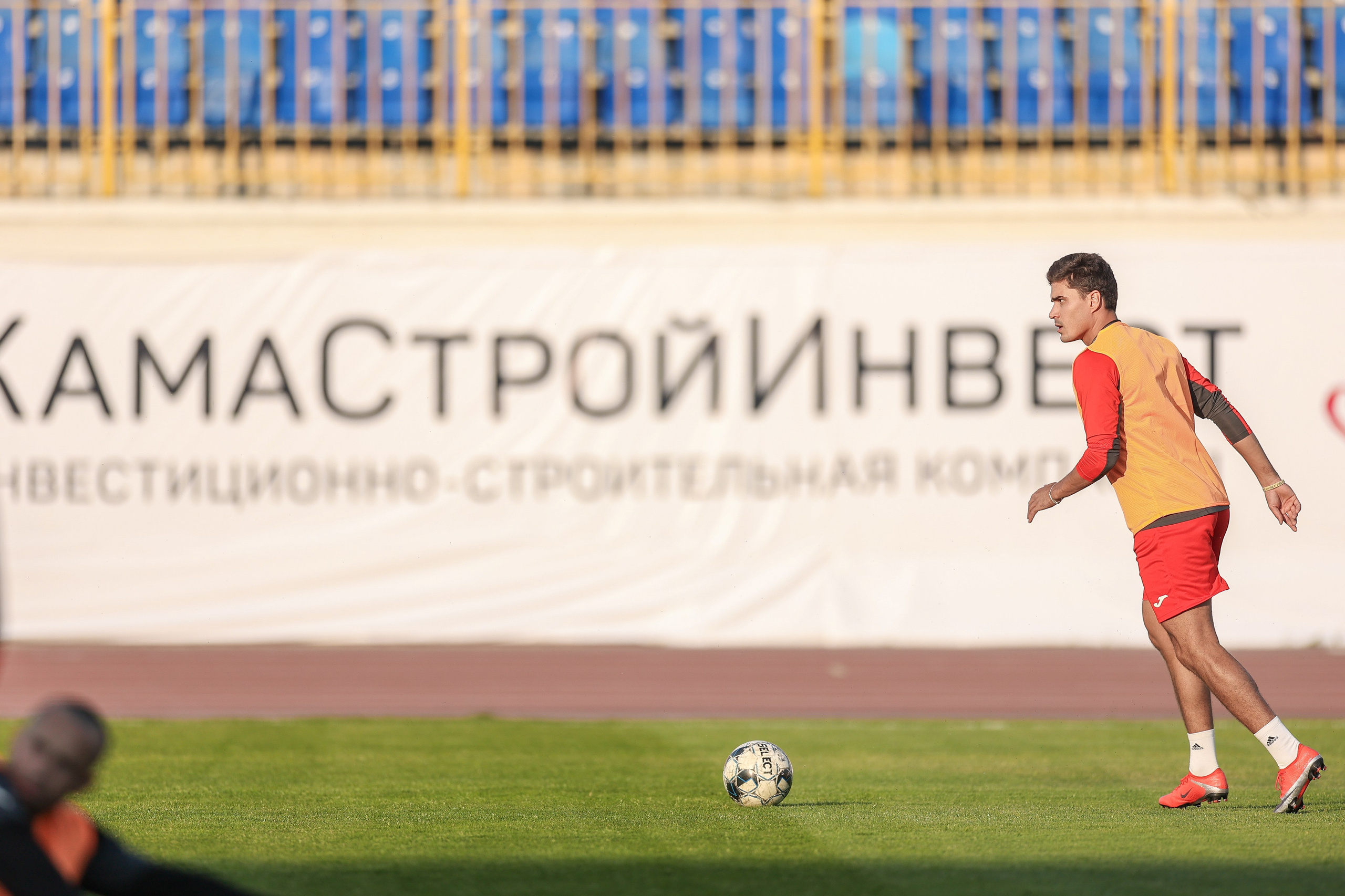 Благотворительный футбольный матч Друзья Бурмистрова vs ФК Fight Nights. Спортивный репортажный фотограф Казань Нафис Сиразетдинов