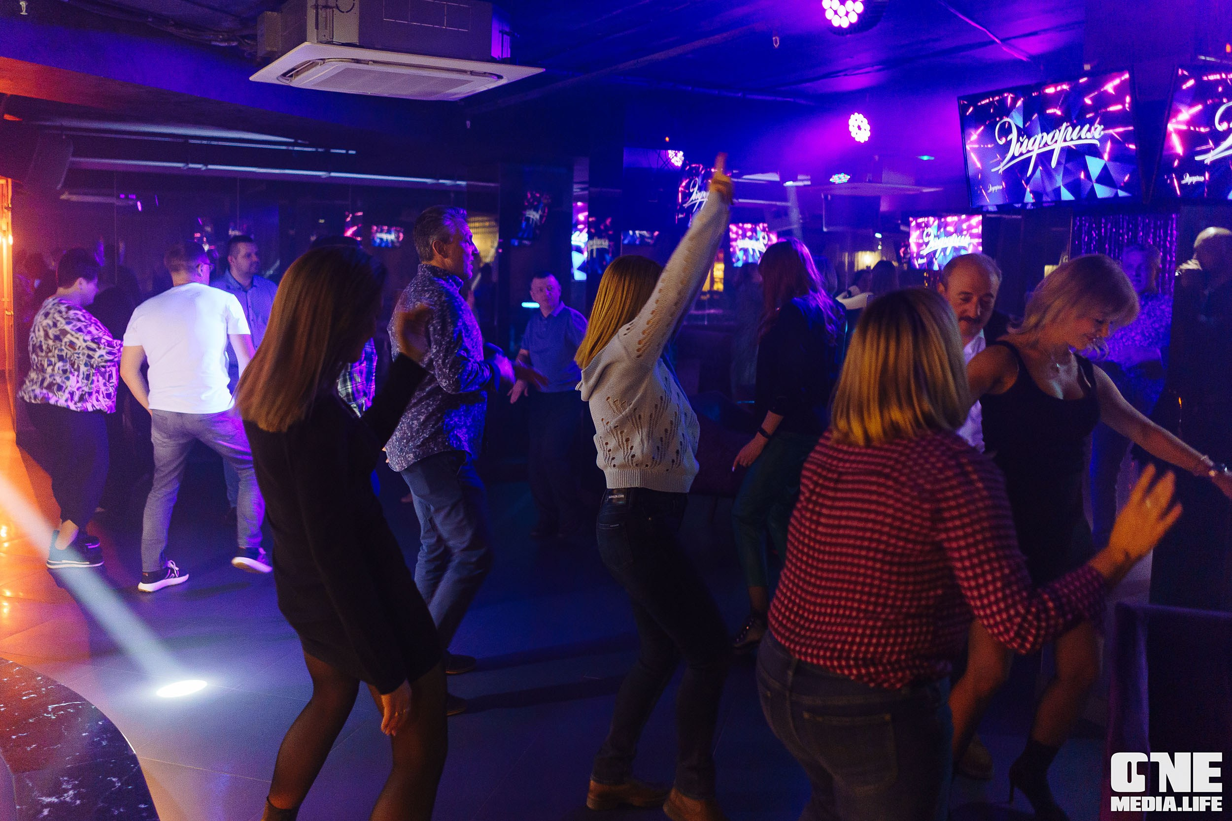 Фоторепортаж из караоке-клуба Эйфория. One Media Life: фоторепортажи, фотоотчеты с мероприятий и заведений