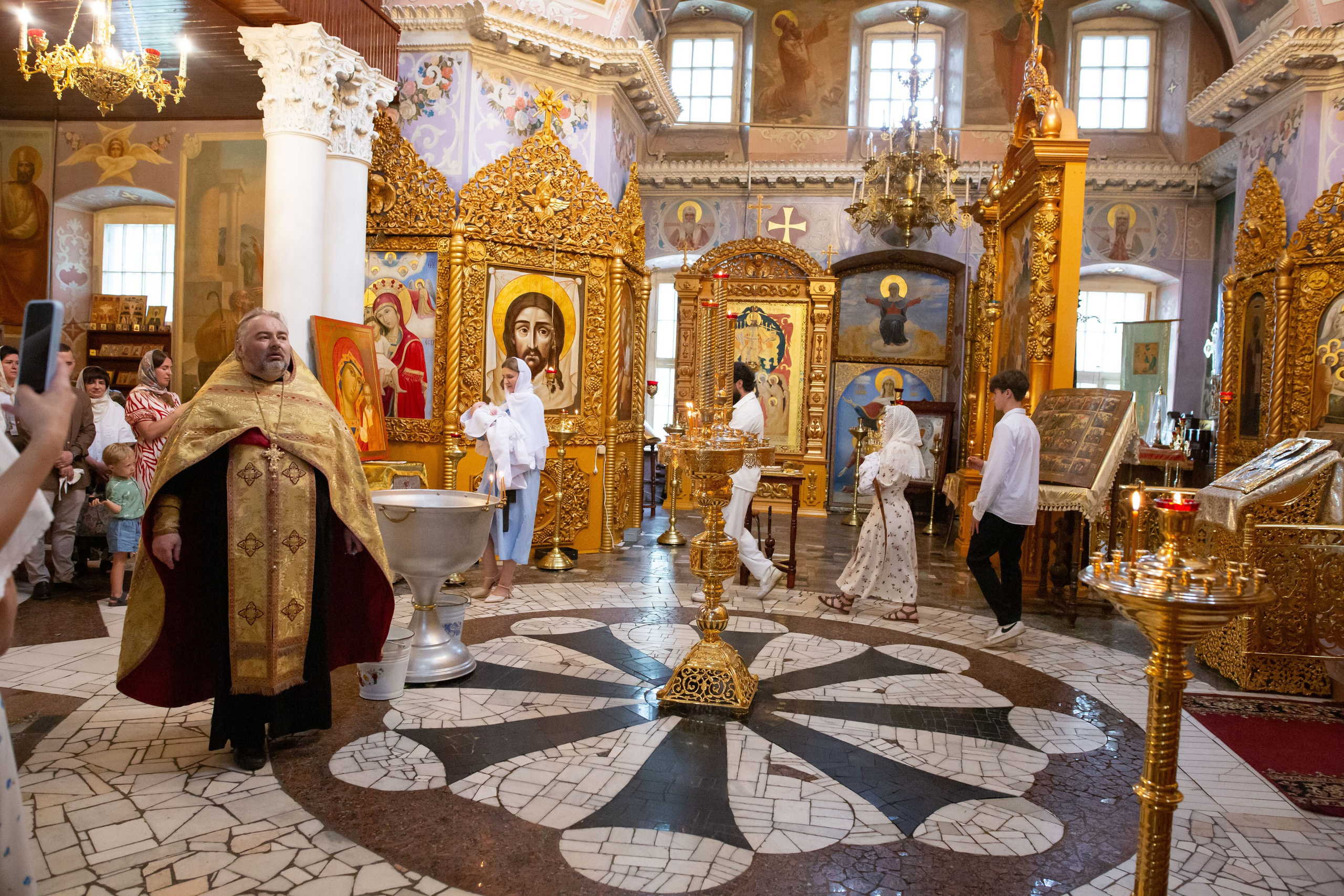 Крещение Амелии. Храм Рождества Христова в с. Михалево. Семейный и детский фотограф Анна Петракова