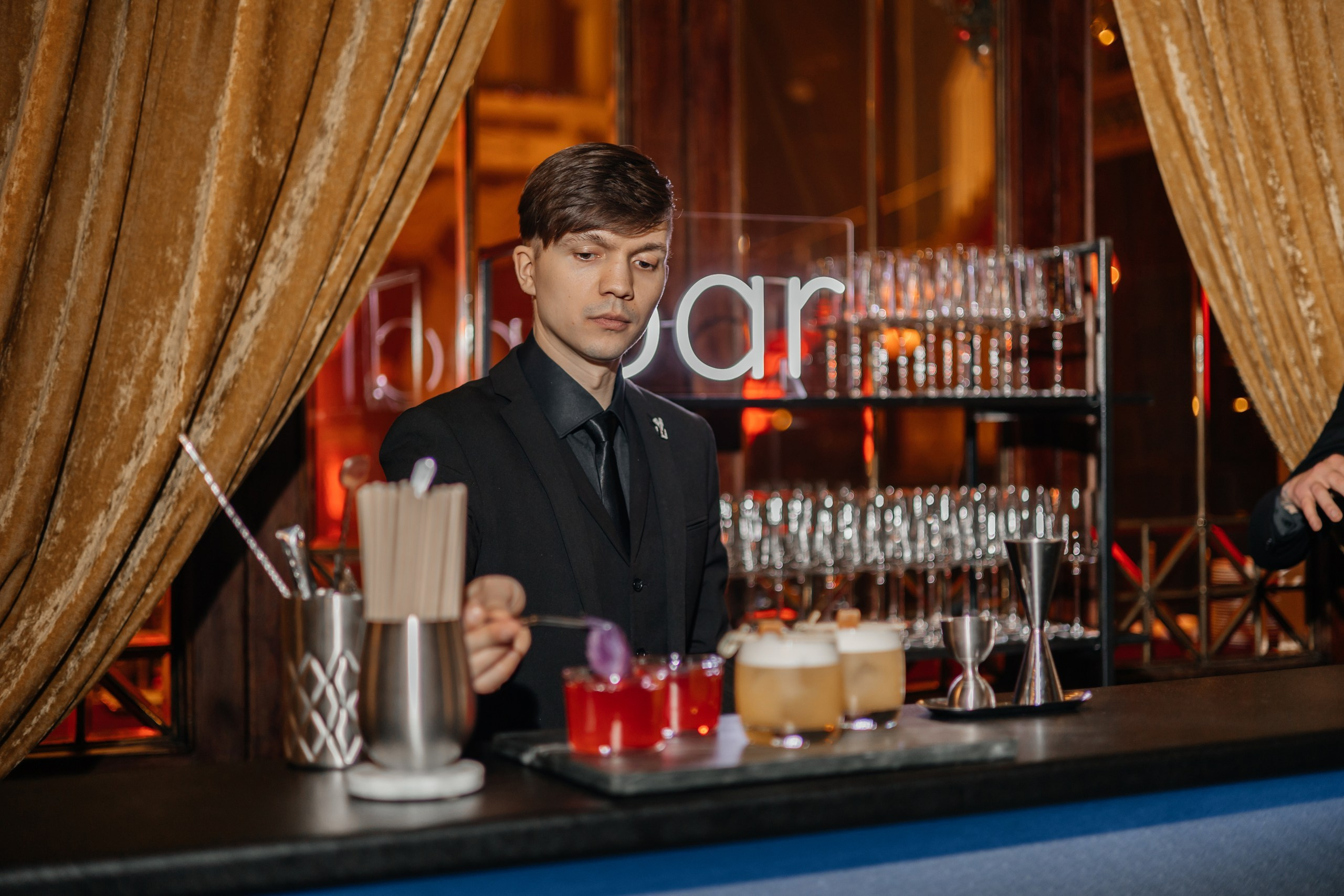 Первый клиентский банк «Бурлеск NY» Ресторан Яръ. Фотограф Москва Людмила Белова