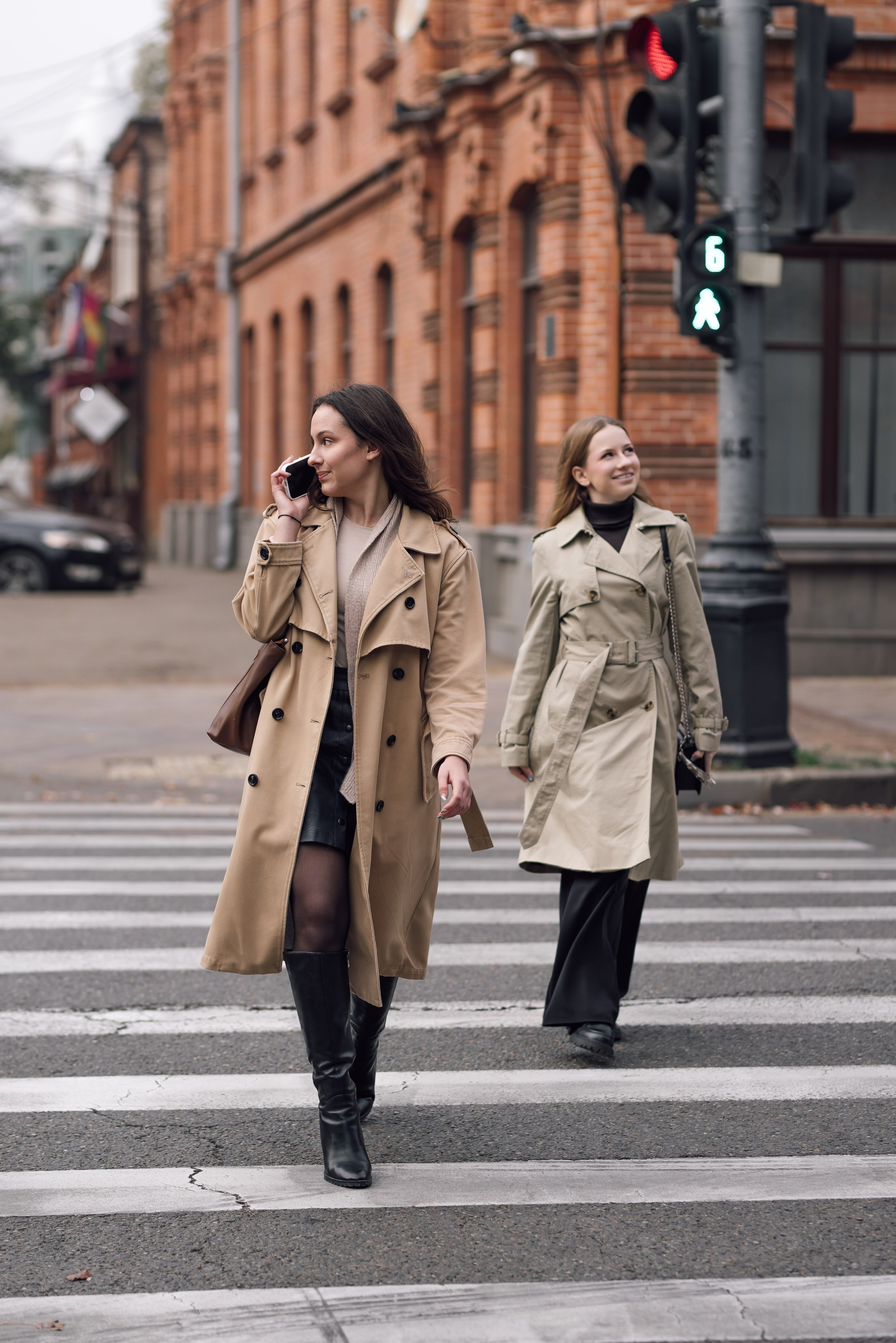 Две подружки, городская фотопрогулка. Фотохудожник Наталия Кирсанова