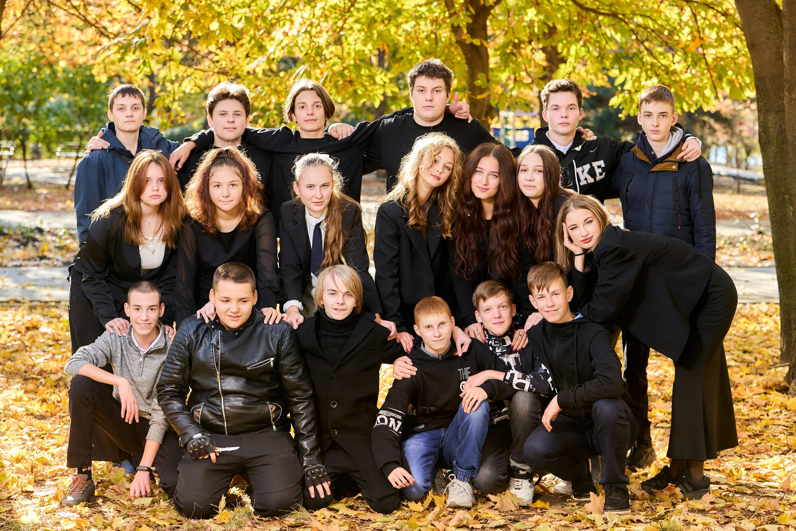 ШКОЛЬНИКИ. НАБЕРЕЖНАЯ. Фотограф Татаринов Андрей (Донецк / Макеевка)