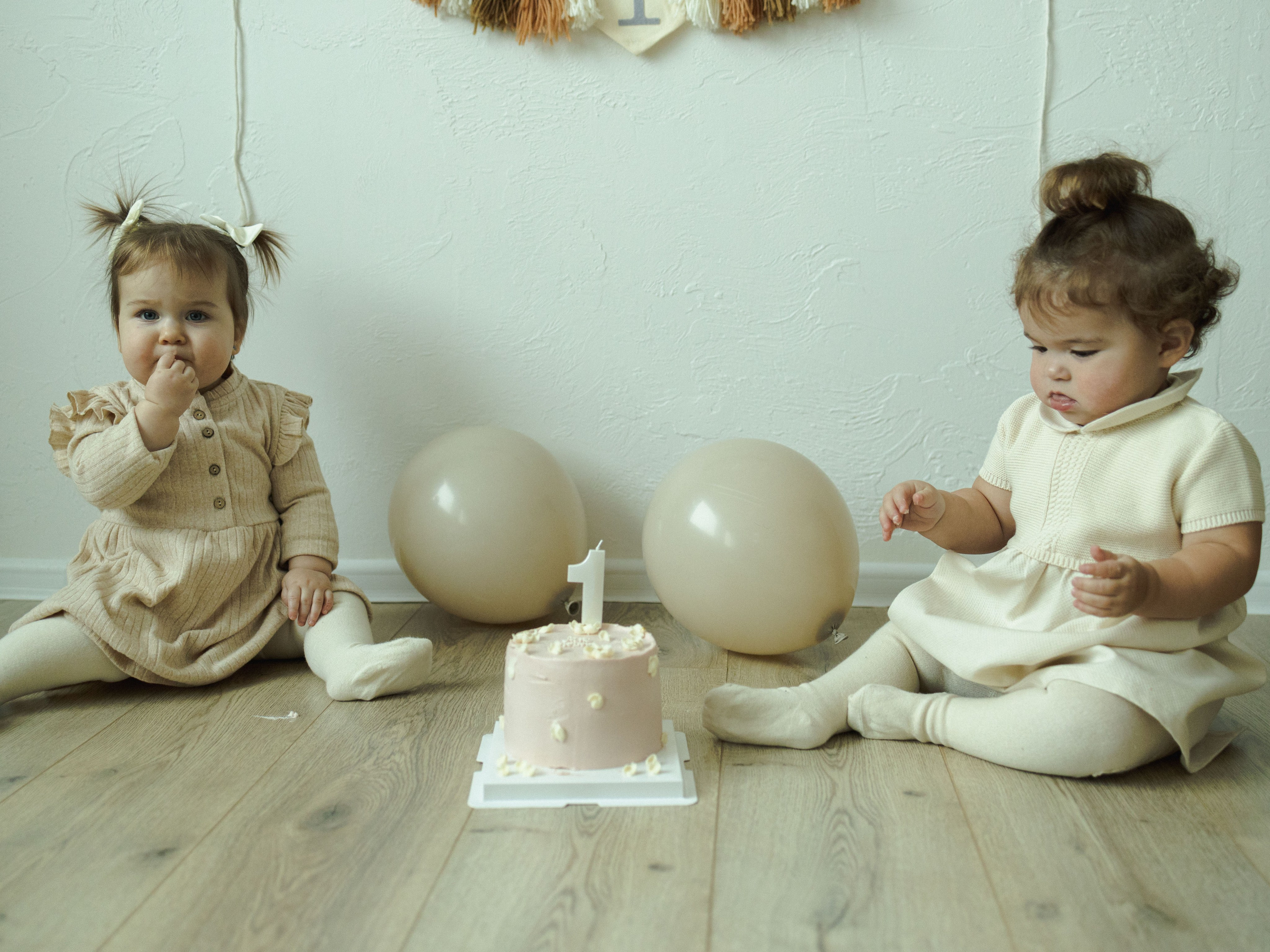 1 годик Стася и Тина. Фотограф Дарья Соколовская