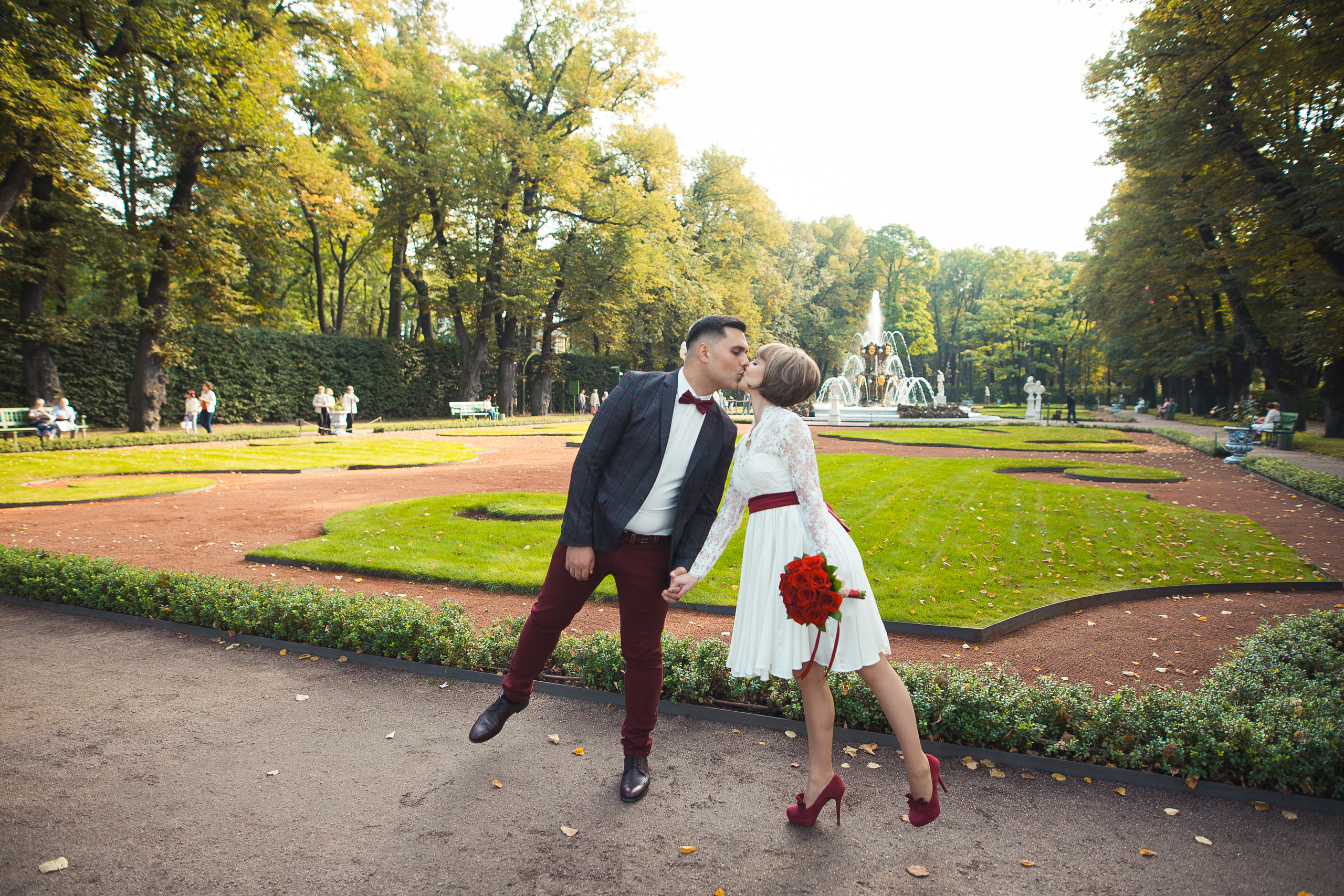 Молодожены, портфолио свадебного, свадебная прогулка, заказать свадебн. Свадебный фотограф в СПб Сергей Малиновский