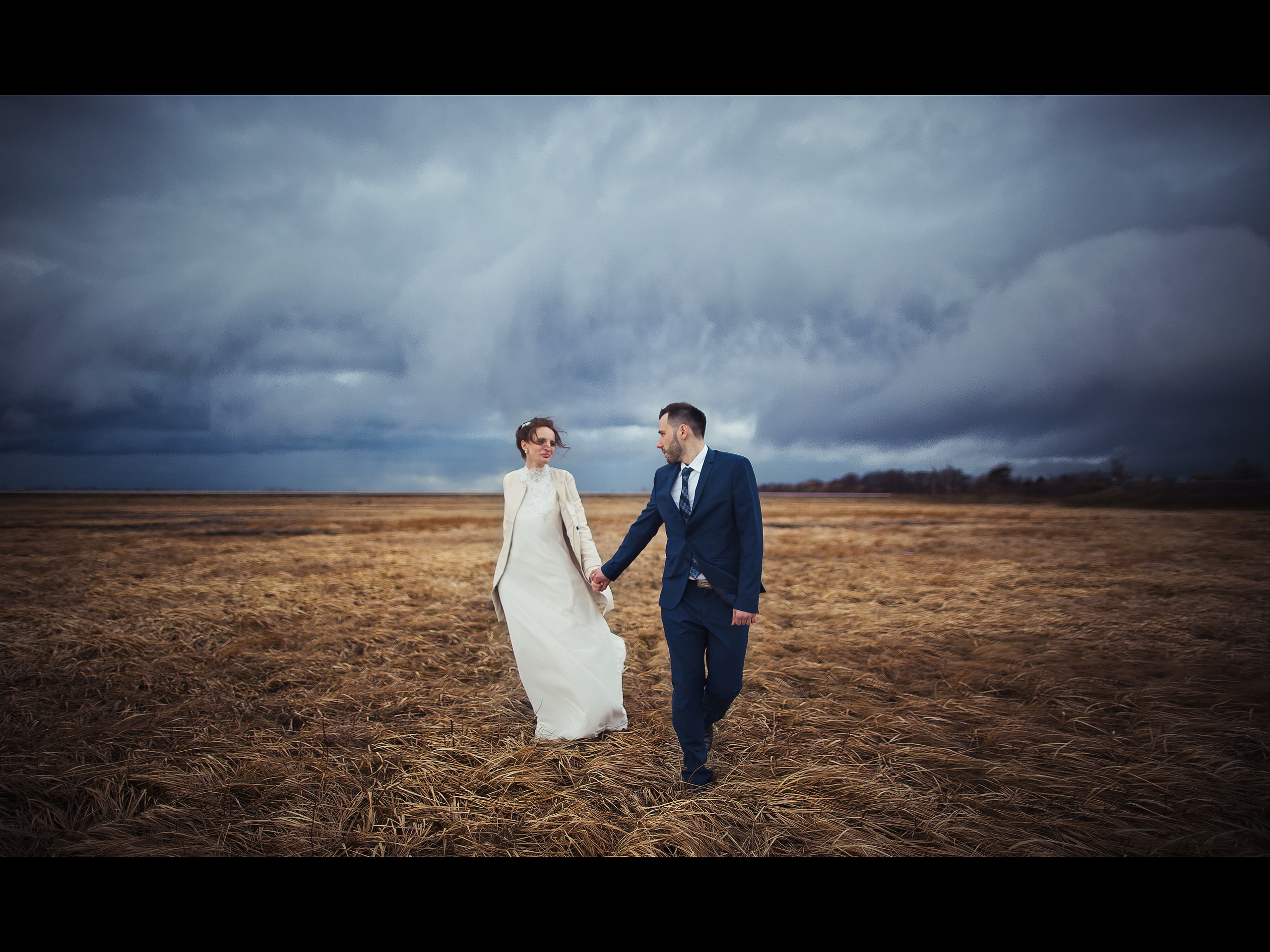 Молодожены, пример свадебных фотографий, жених и невеста, невеста буке. Свадебный фотограф в СПб Сергей Малиновский