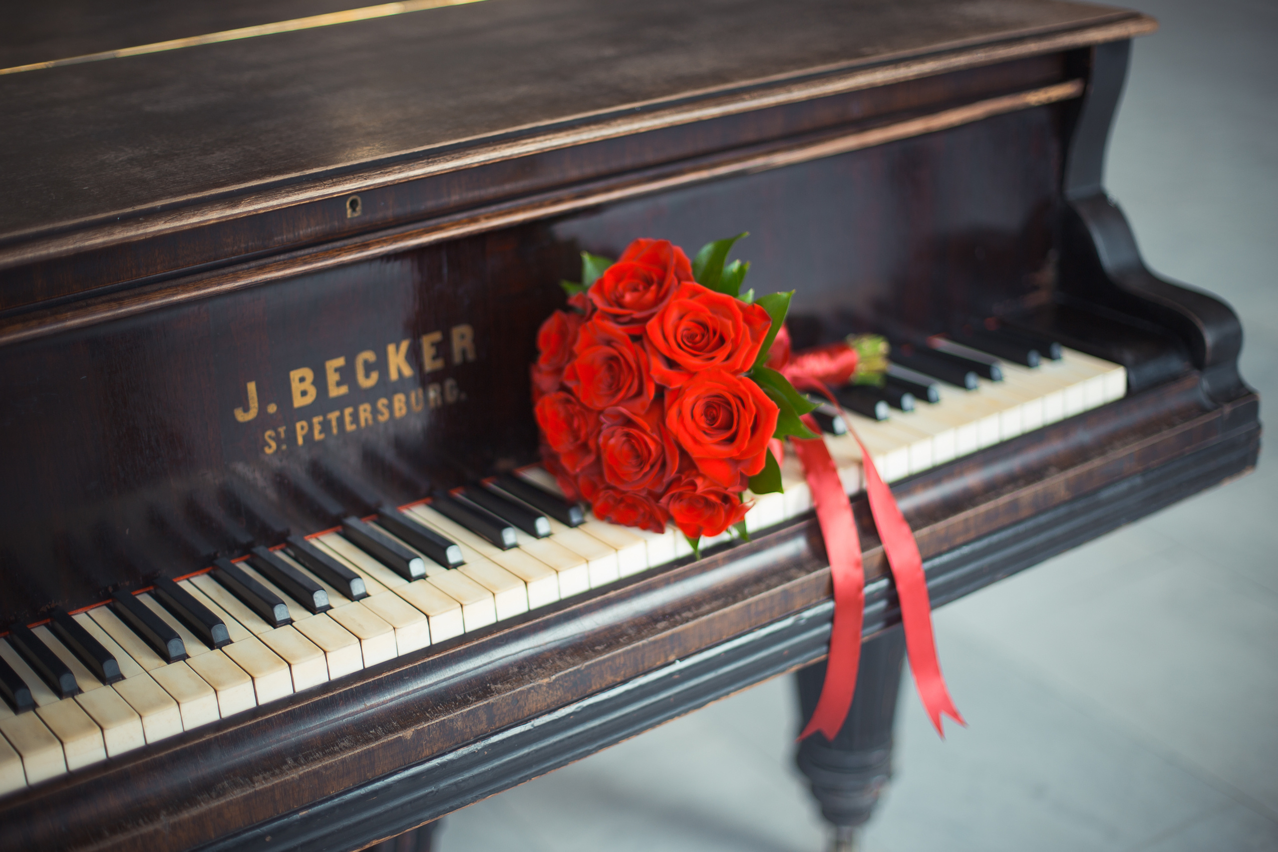 Молодожены, портфолио свадебного, свадебная прогулка, заказать свадебн. Свадебный фотограф в СПб Сергей Малиновский