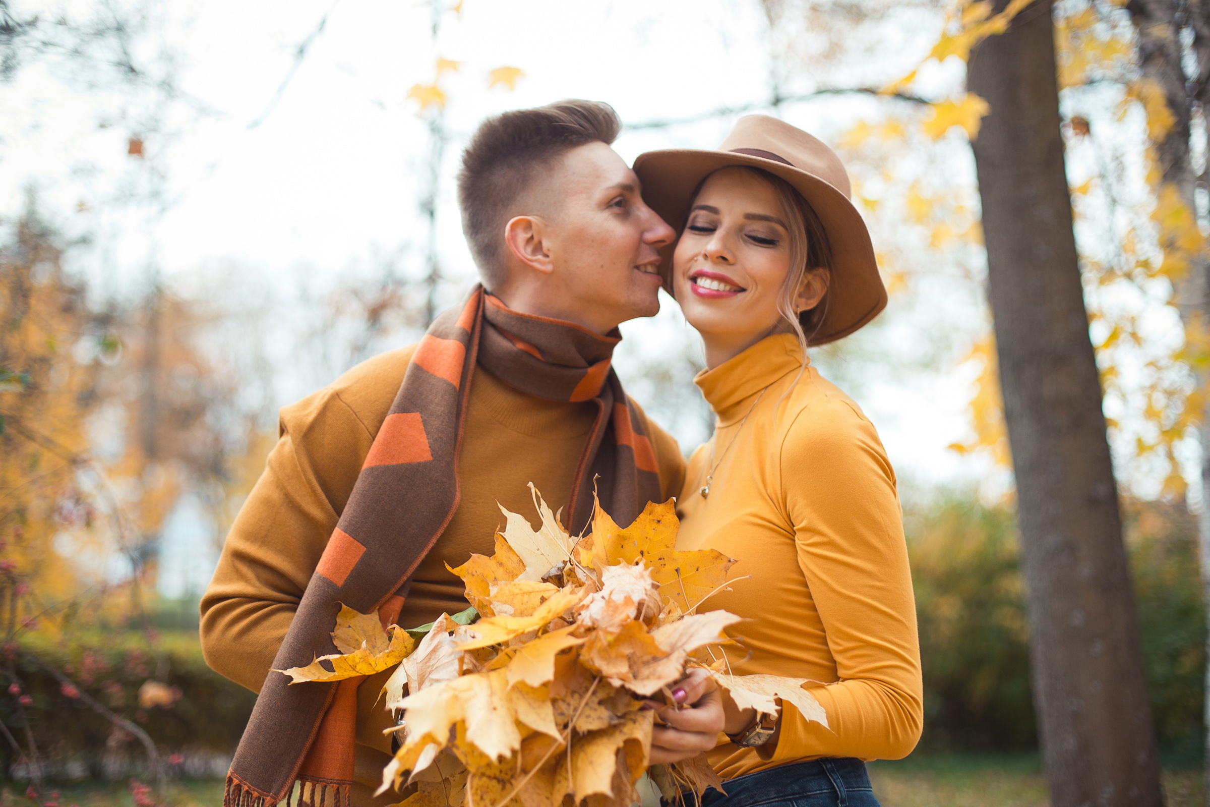 Прогулка  молодоженов, места для свадебной фотосессии, love story. Свадебный фотограф в СПб Сергей Малиновский