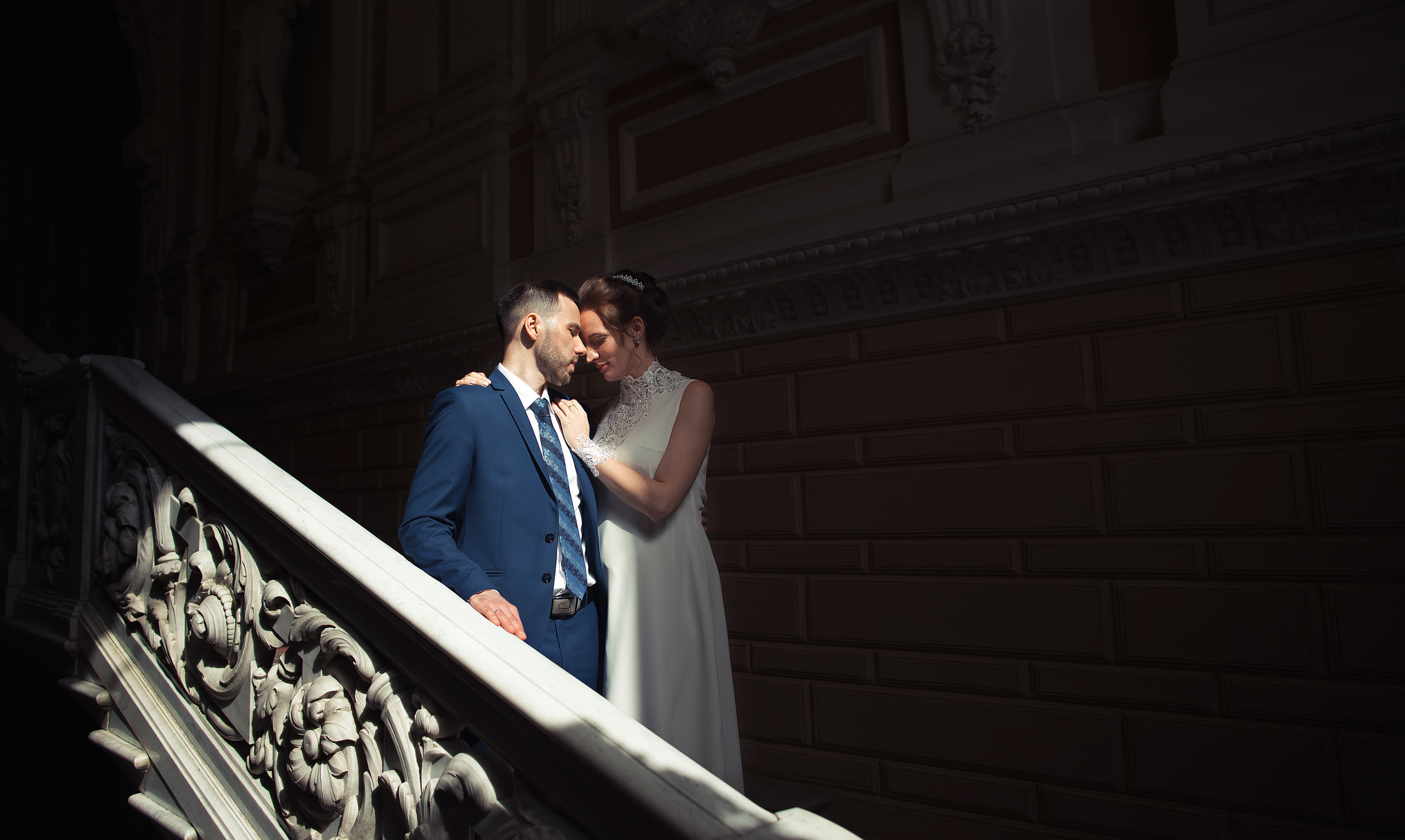 Молодожены, пример свадебных фотографий, жених и невеста, невеста буке. Свадебный фотограф в СПб Сергей Малиновский