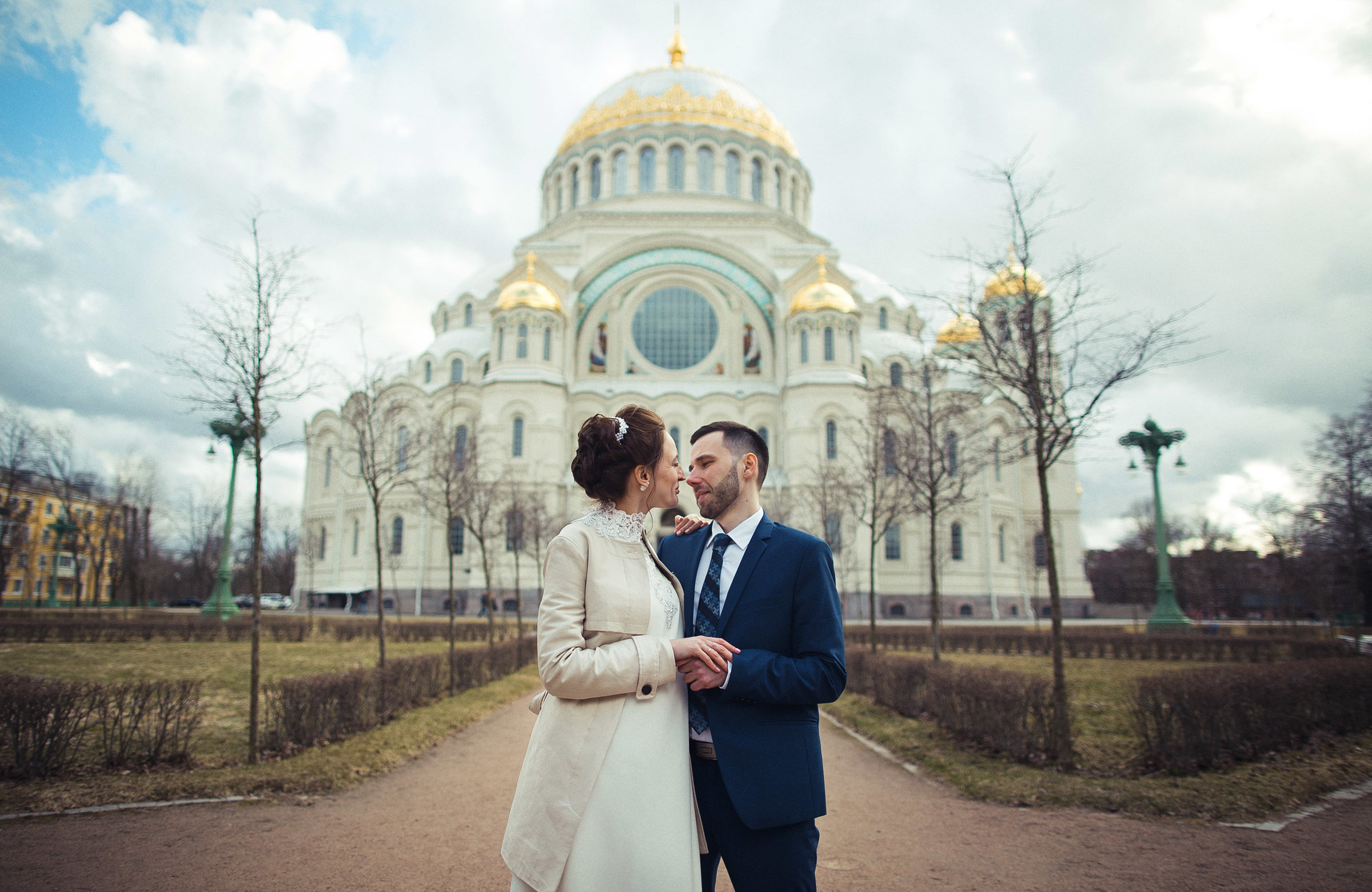 Молодожены, пример свадебных фотографий, жених и невеста, невеста буке. Свадебный фотограф в СПб Сергей Малиновский