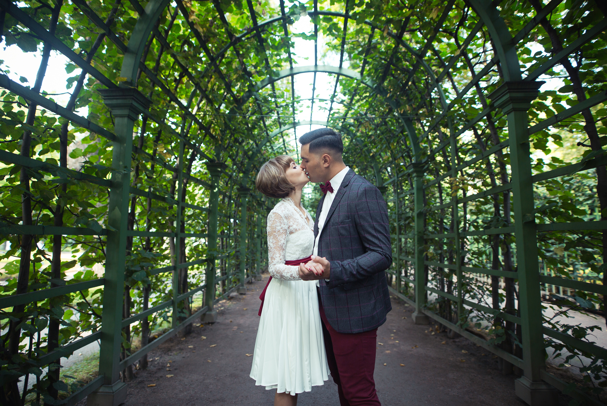 Молодожены, портфолио свадебного, свадебная прогулка, заказать свадебн. Свадебный фотограф в СПб Сергей Малиновский