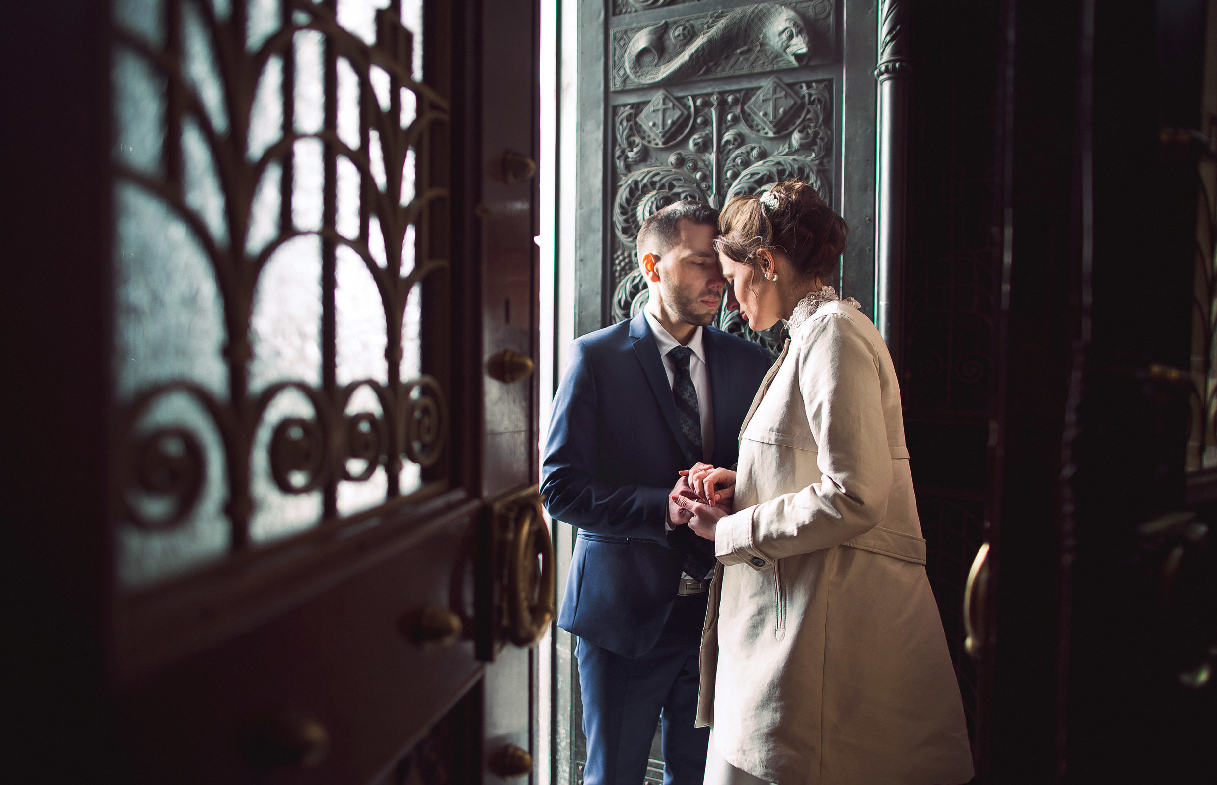 Молодожены, пример свадебных фотографий, жених и невеста, невеста буке. Свадебный фотограф в СПб Сергей Малиновский