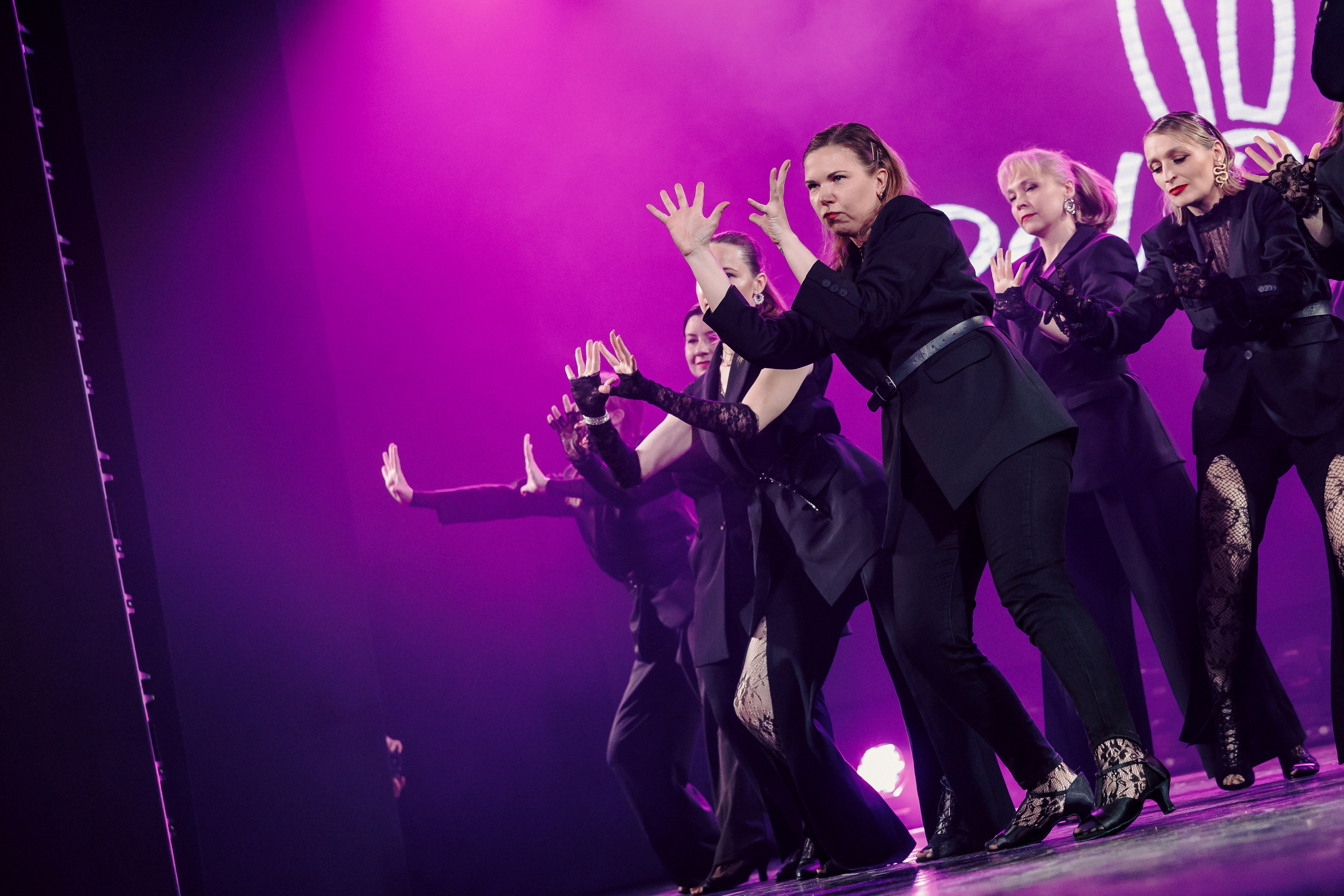 Отчётный концерт танцевальной школы «Red Rabbits» 2025. Лёшка Варзегов — фотограф