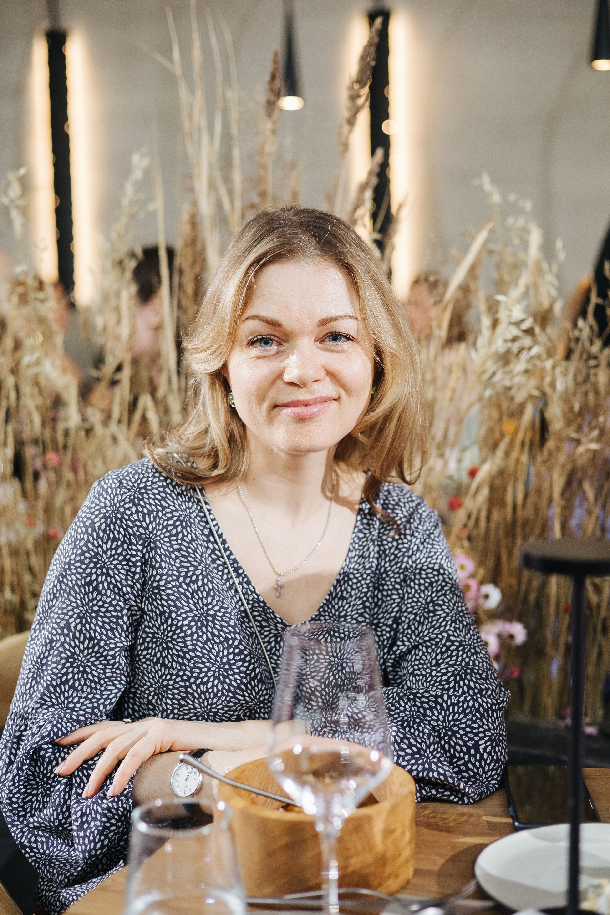 Презентация открытия магазина женской одежды GLVR в ресторане Fresco. Фотограф в Красноярске Надежда Воскресенская