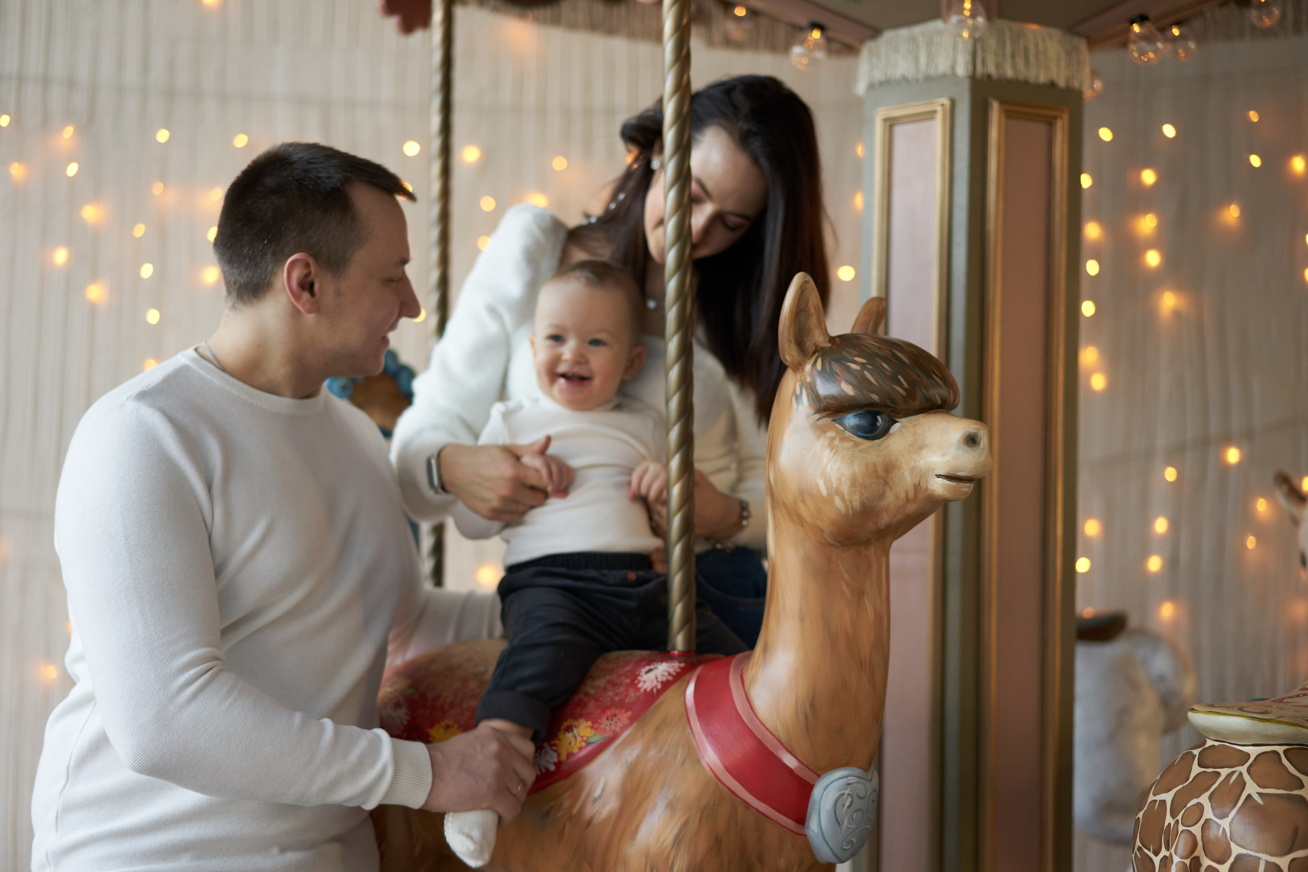 Семейная фотосессия в студии. Фотограф Екатеринбург Кокшарова Александра