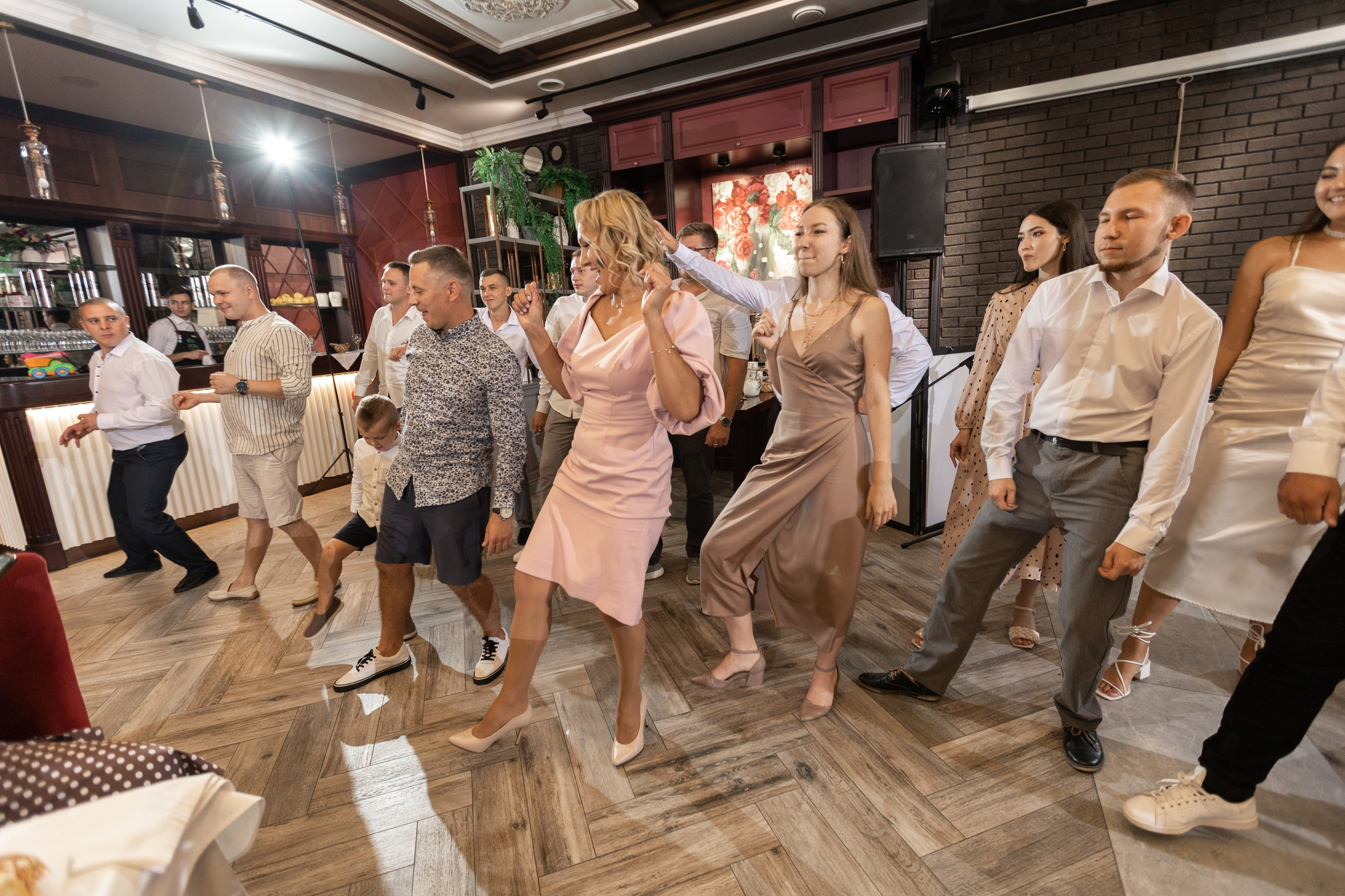 Свадебный фотограф Уфа — Руслан ГабдлисламовЖивые эмоции, красивые кадры, воспоминания на всю жизнь.Работаю по всей Республике Башкортоста. Свадебный фотограф Уфа Руслан Габдлисламов