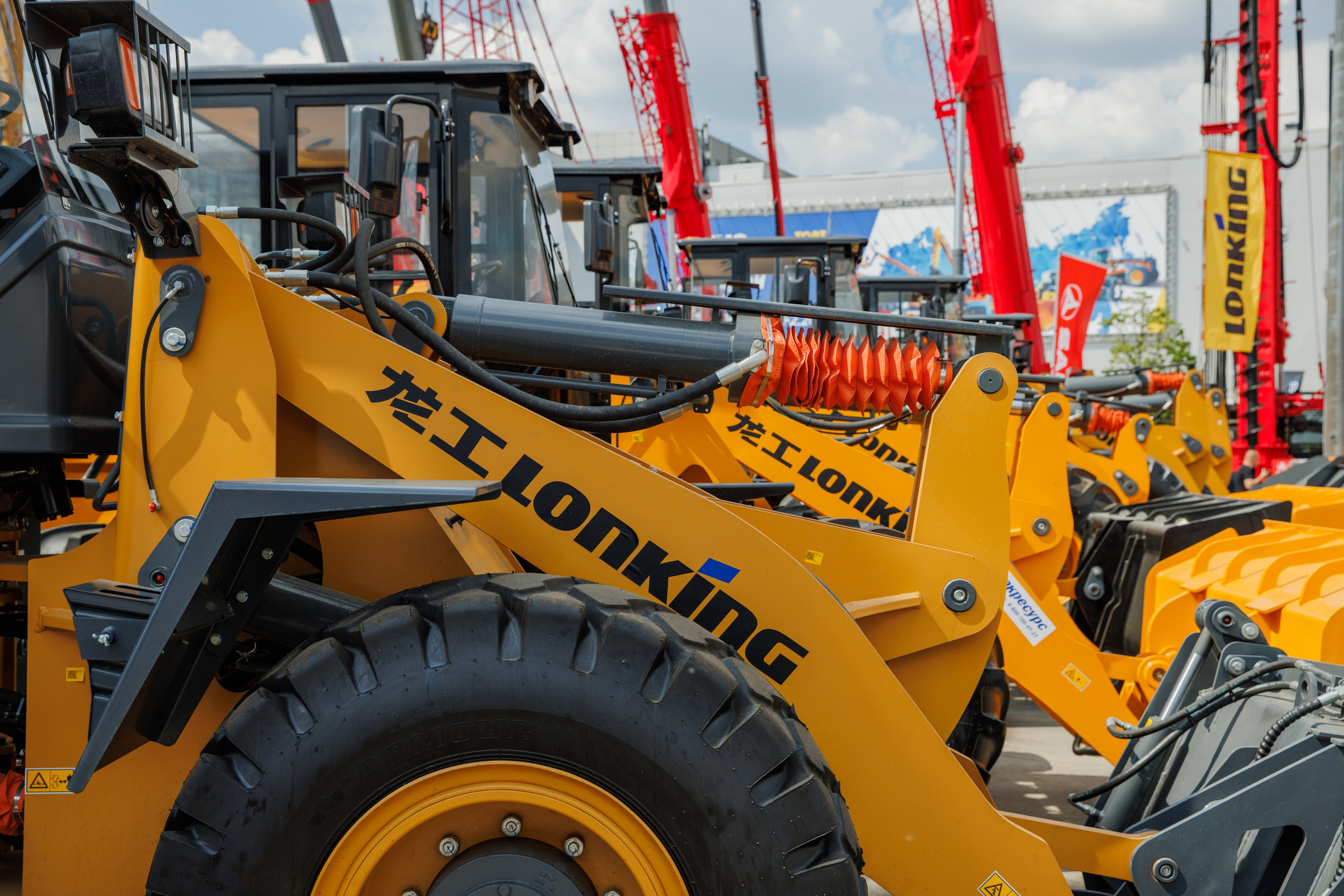 Выставка Спец. Техники. Фотограф Москва Шептаев Артём