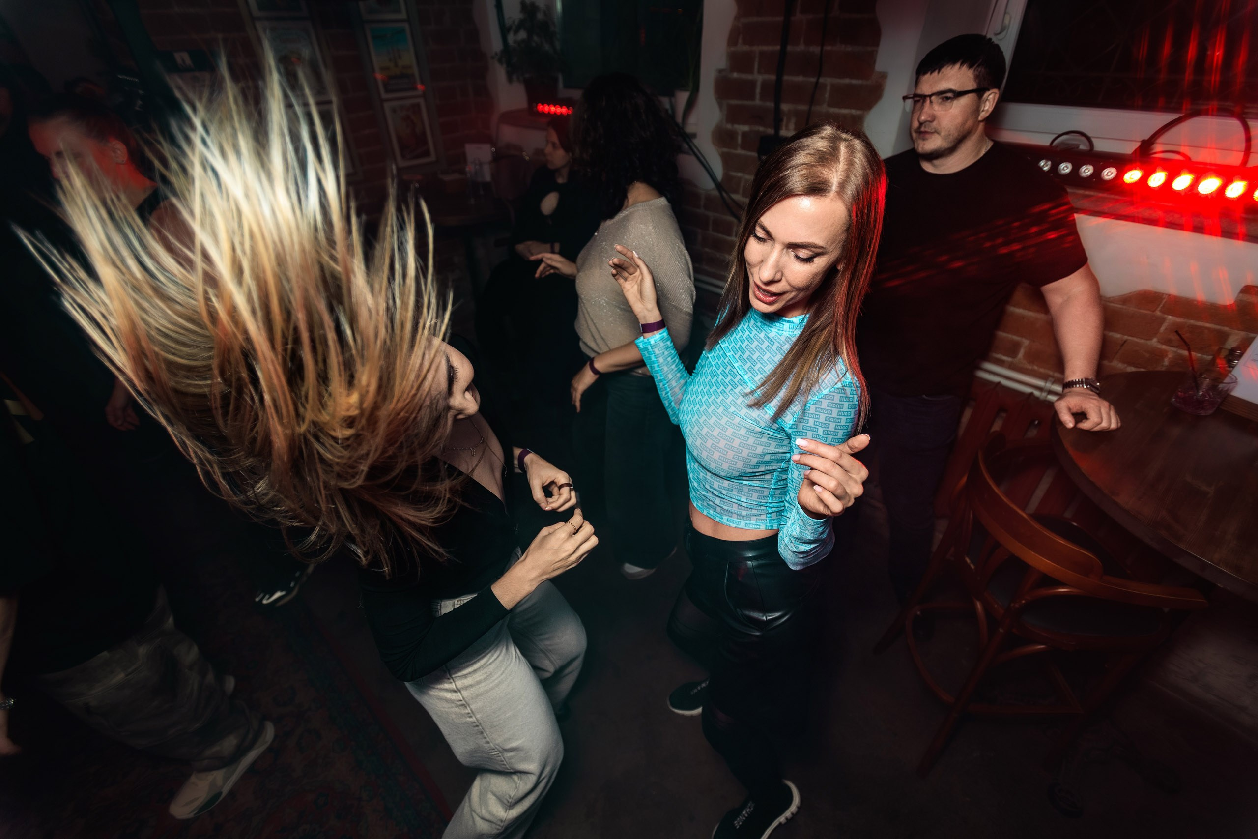 Octave (Ro) x stndrt13. Репортажный фотограф Екатеринбург | Яркий, качественный репортаж | Концерты, клубы, репортаж, праздники, корпоративы