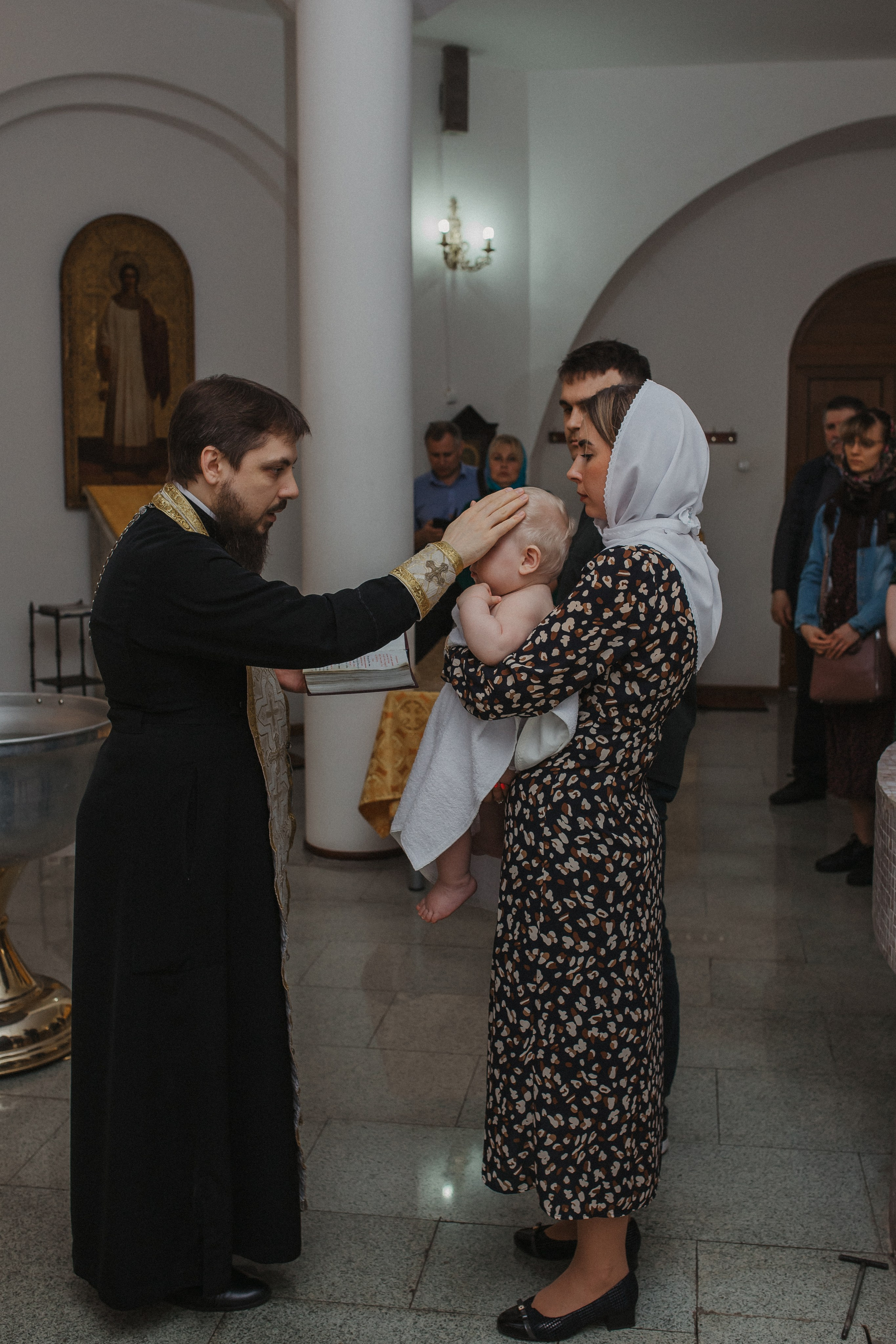 Крещение Матвей. Семейный и домашний фотограф в Москве и МО Королева Валерия