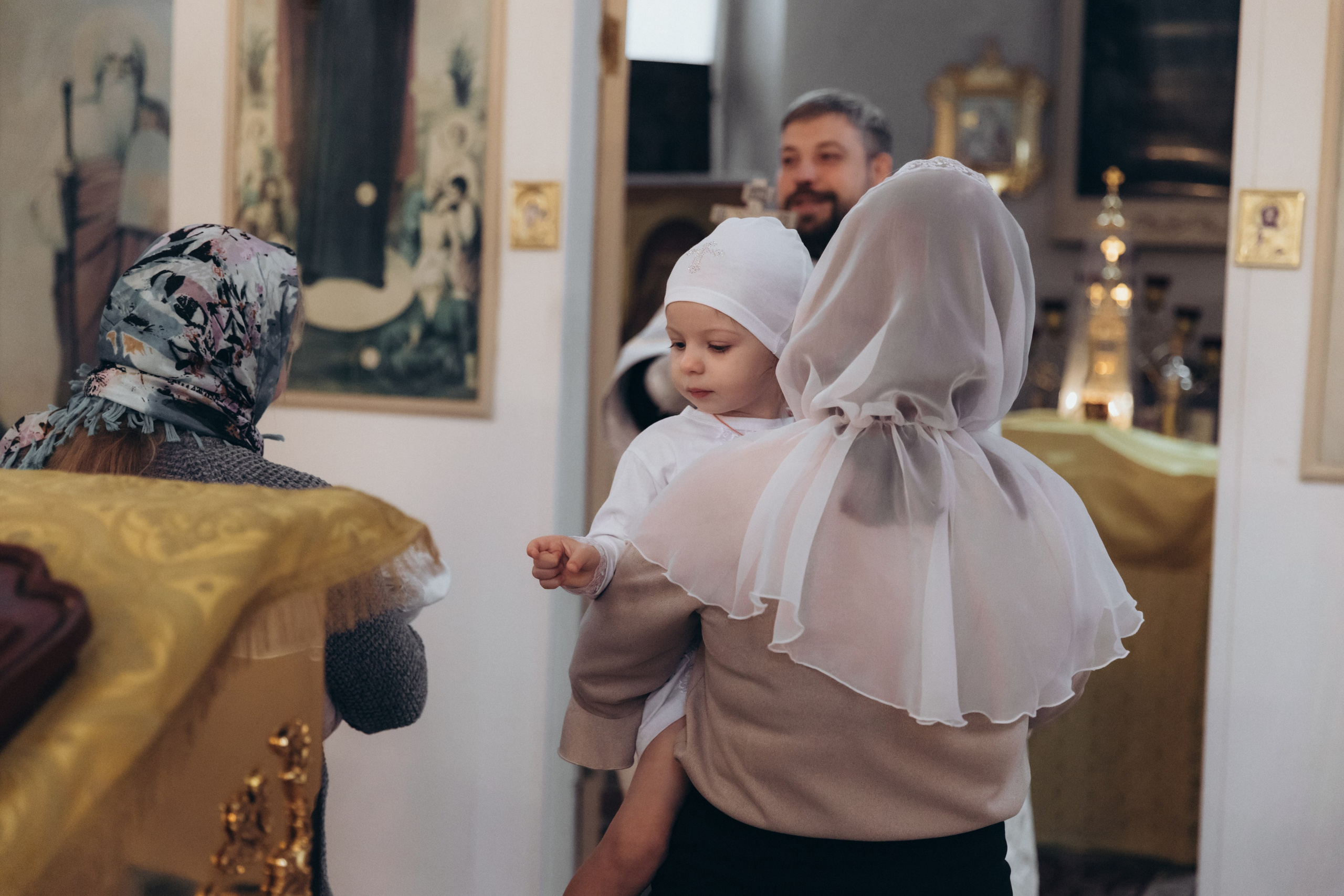 Крещение Веры. Фотограф на крещение в Рязани. Семейный фотограф