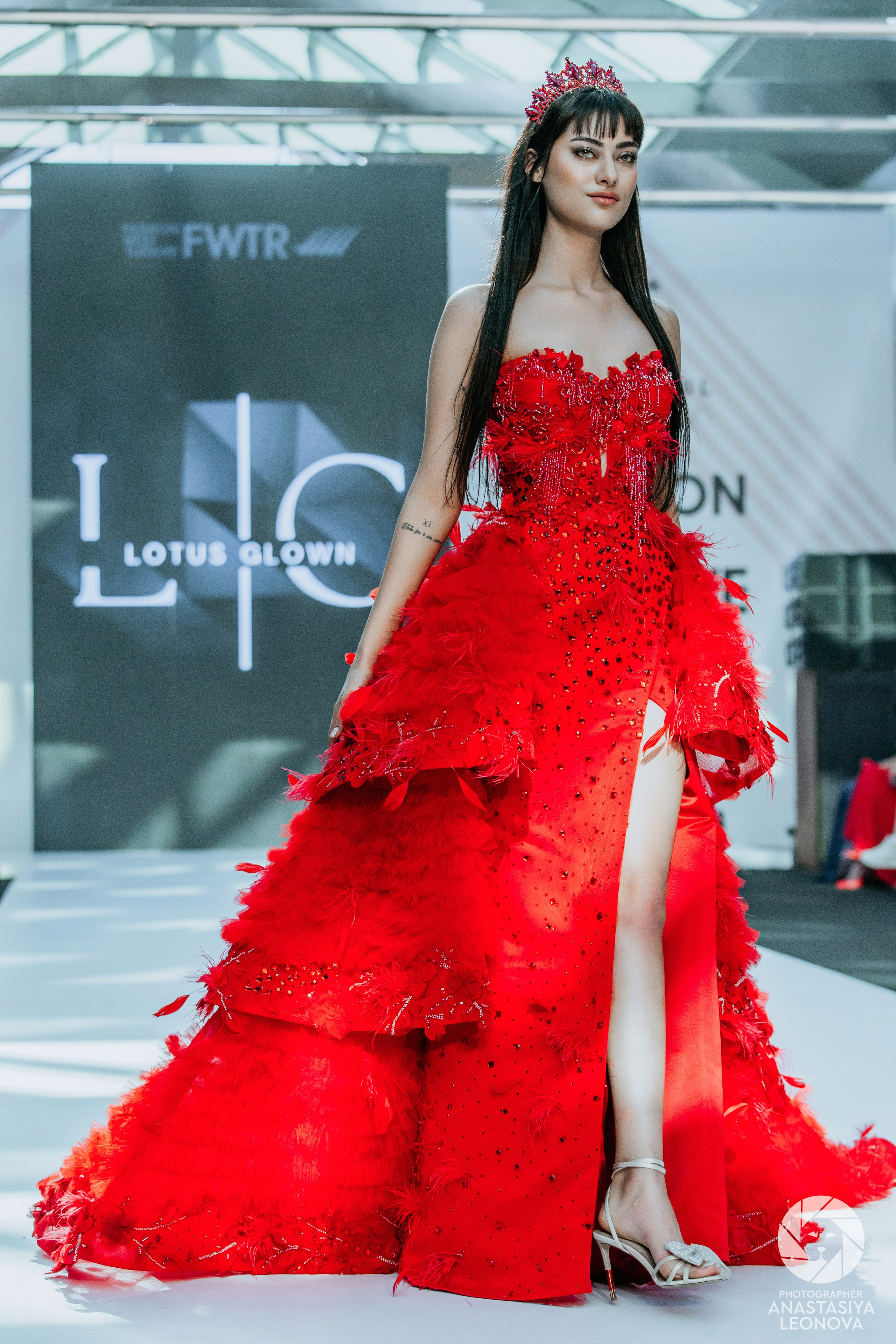 Fashion Week Türkiye [spring, 2025]. Anastasia Leonowa