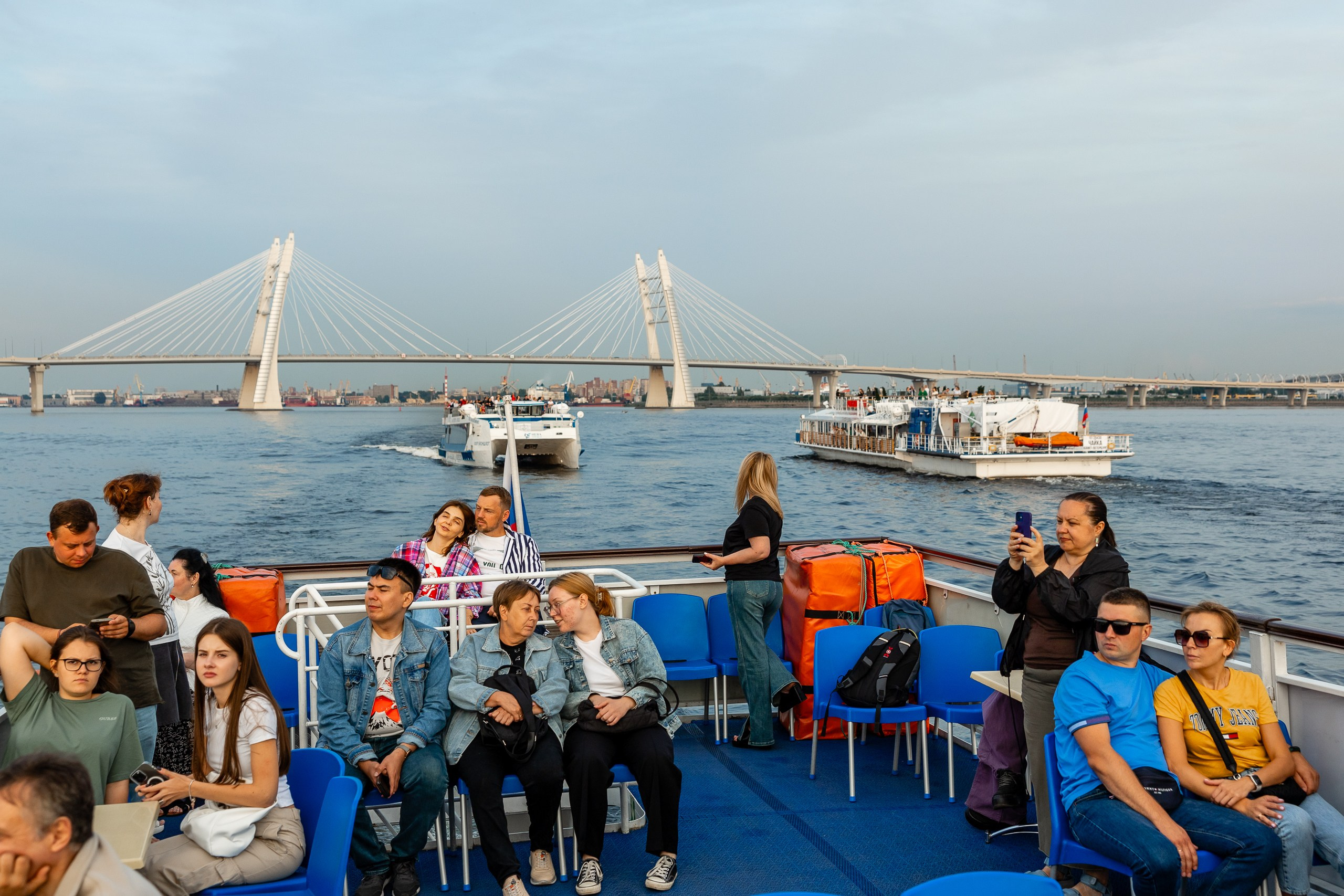 Фотография сделанная с теплохода с видом на мост ЗСД во стороны Финского залива