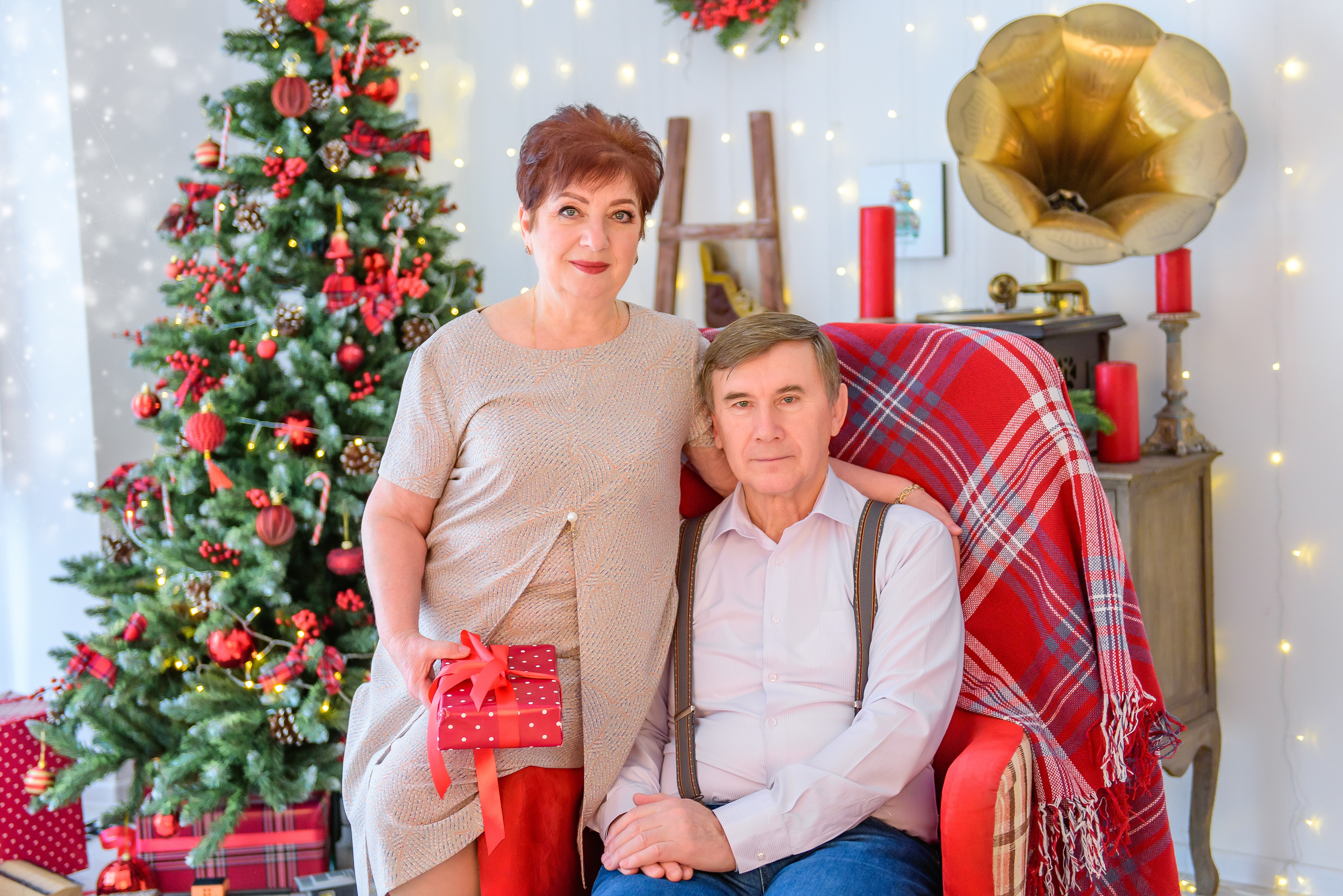 Новогодняя фотосессия для семьи Олега и Натальи в Loft18 Studio. Свадебный и семейный фотограф в Москве Юлия Винник