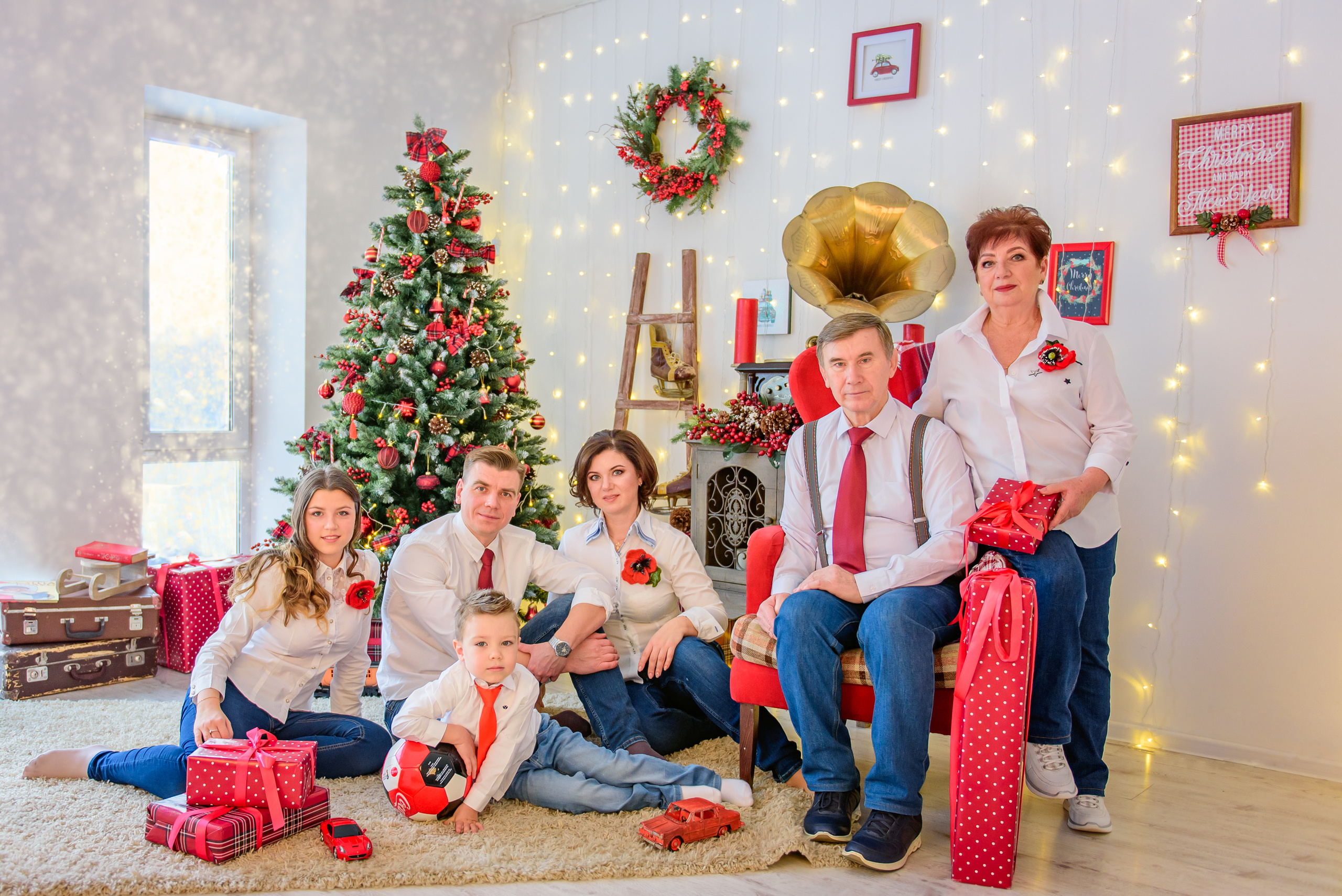 Новогодняя фотосессия для семьи Олега и Натальи в Loft18 Studio. Свадебный и семейный фотограф в Москве Юлия Винник