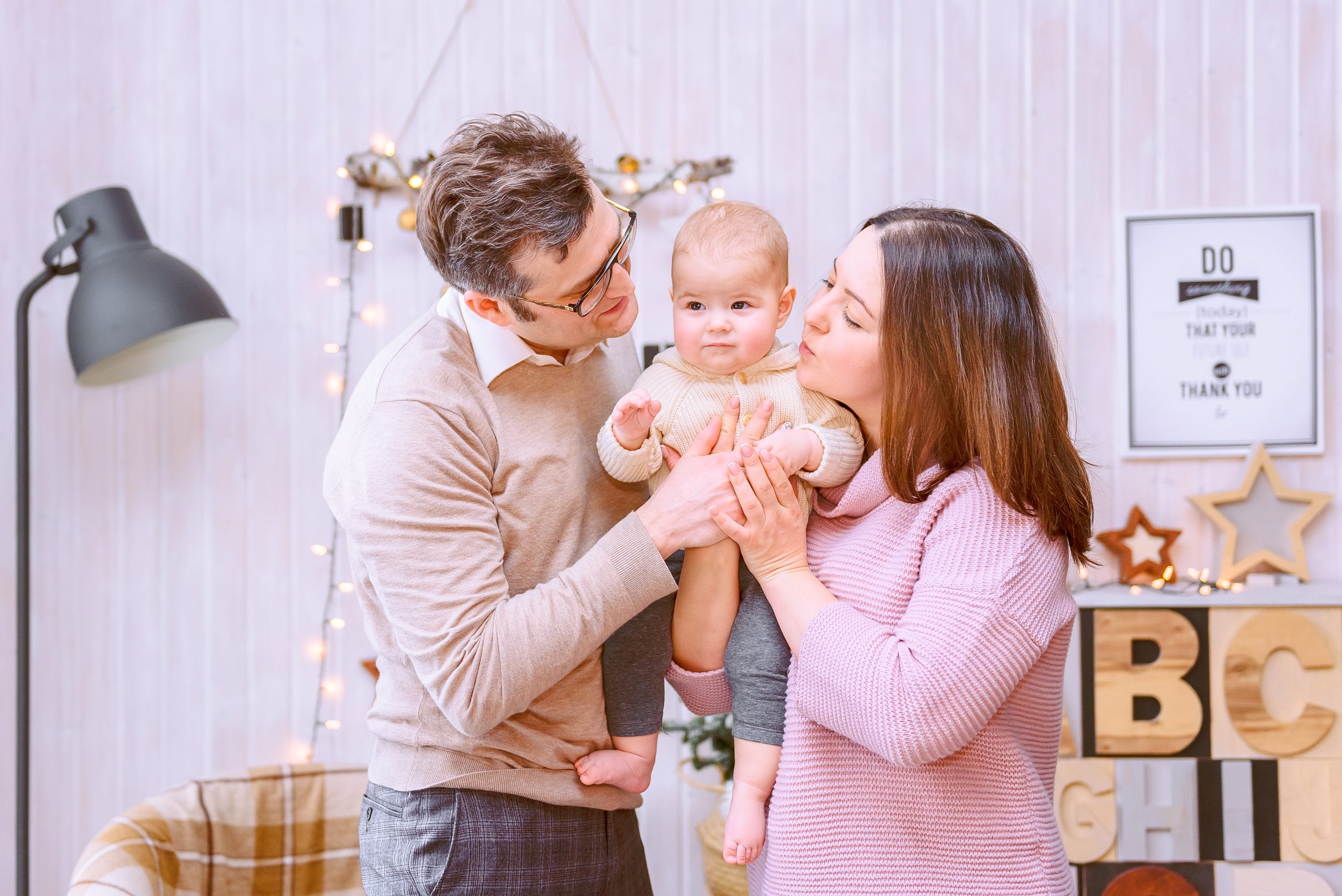 Семья Алексея и Ольги в фотостудии PROSTYLE. Свадебный и семейный фотограф в Москве Юлия Винник