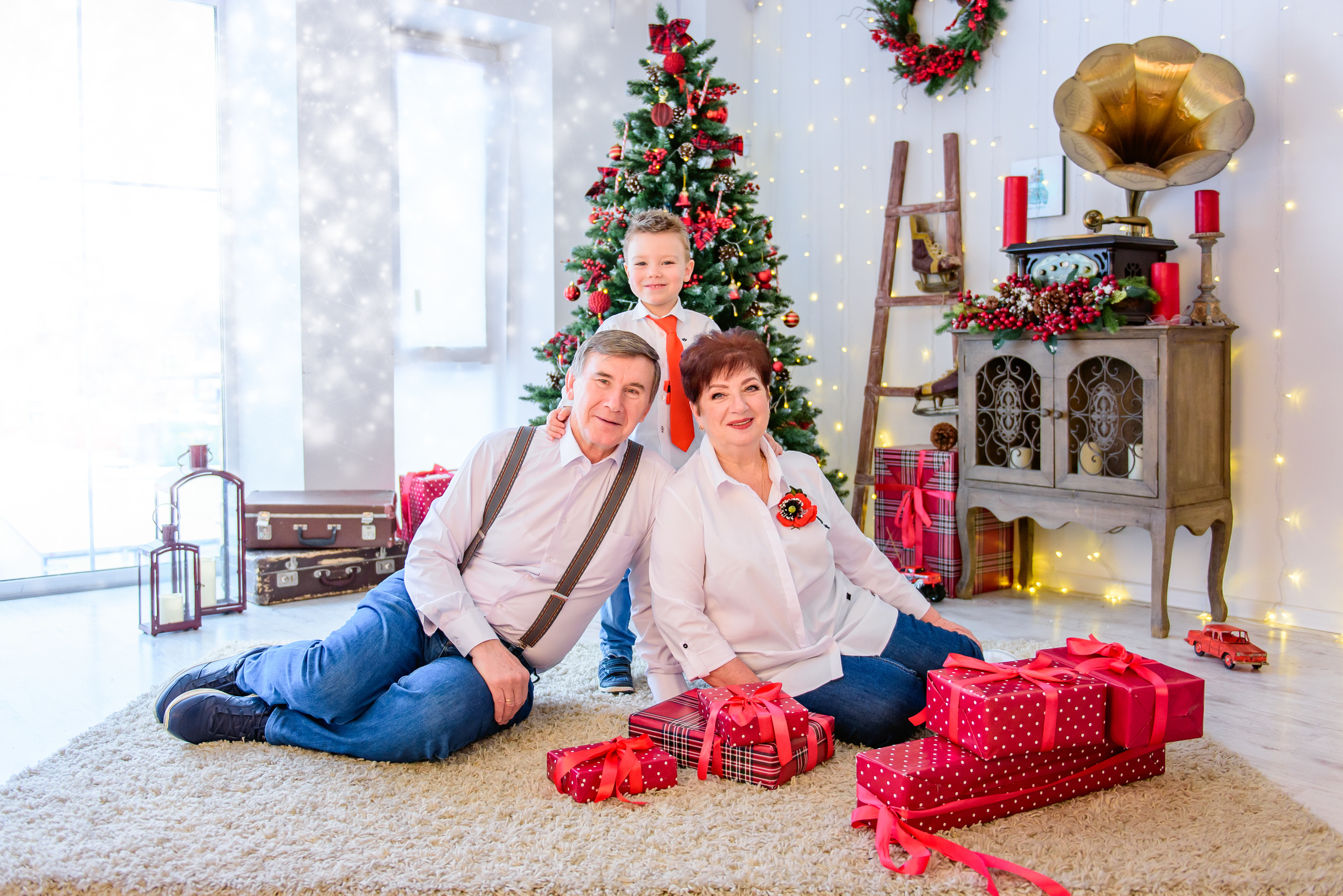 Новогодняя фотосессия для семьи Олега и Натальи в Loft18 Studio. Свадебный и семейный фотограф в Москве Юлия Винник