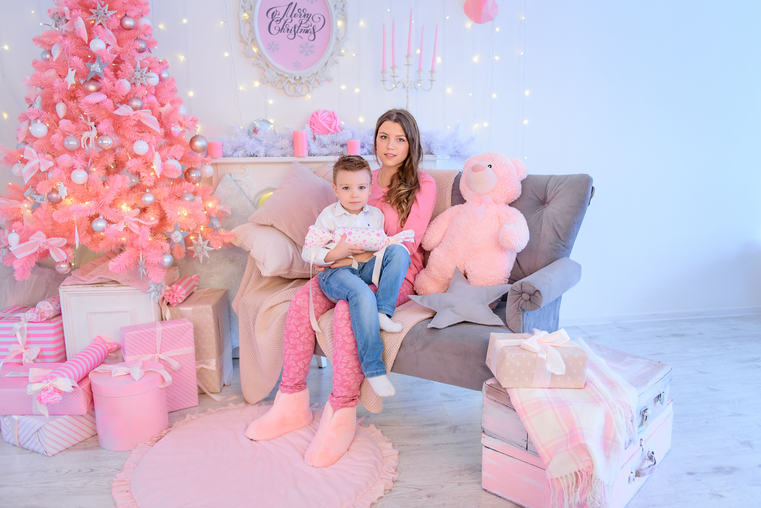 Новогодняя фотосессия для семьи Олега и Натальи в Loft18 Studio. Свадебный и семейный фотограф в Москве Юлия Винник