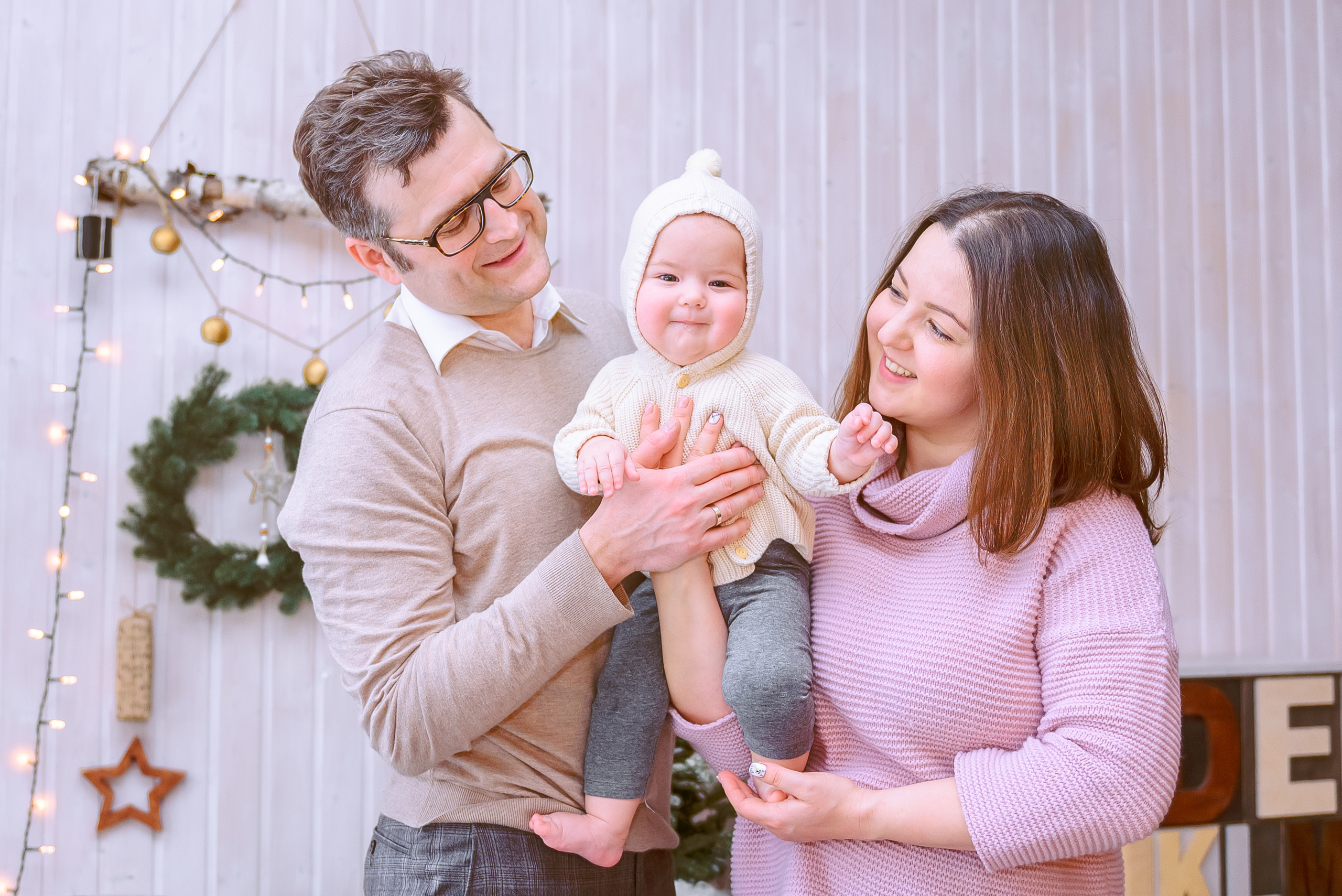 Семья Алексея и Ольги в фотостудии PROSTYLE. Свадебный и семейный фотограф в Москве Юлия Винник