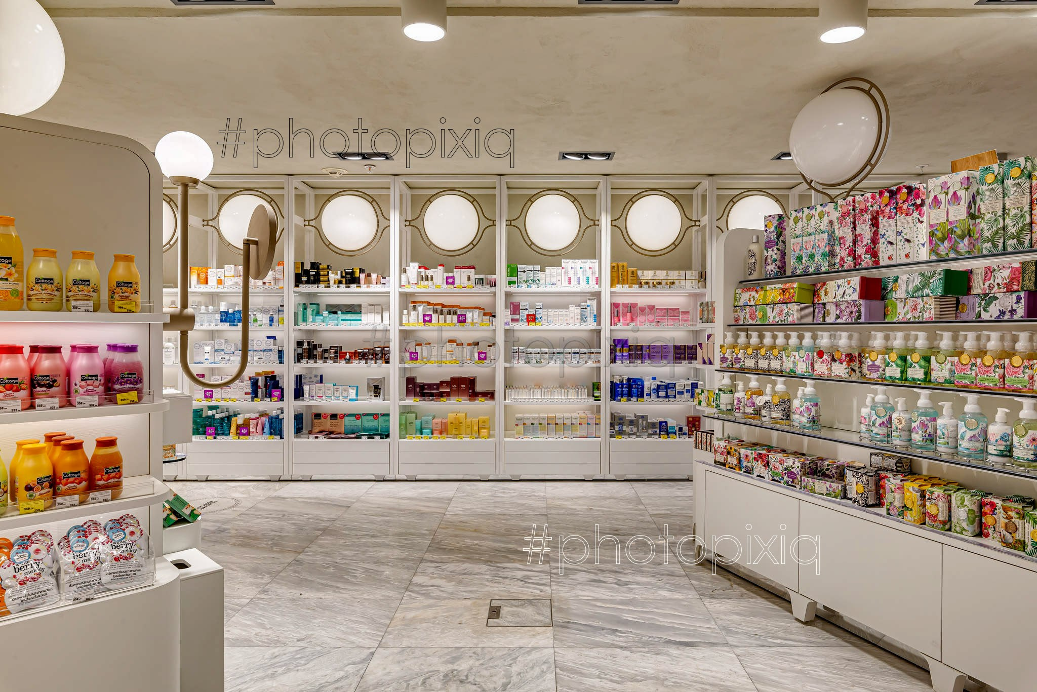 Интерьерная съёмка магазина парфюмерии и косметики Рив Гош. Интерьерная съёмка и виртуальные туры — Интерьерный фотограф Кузнецов Сергей (photopixiq)
