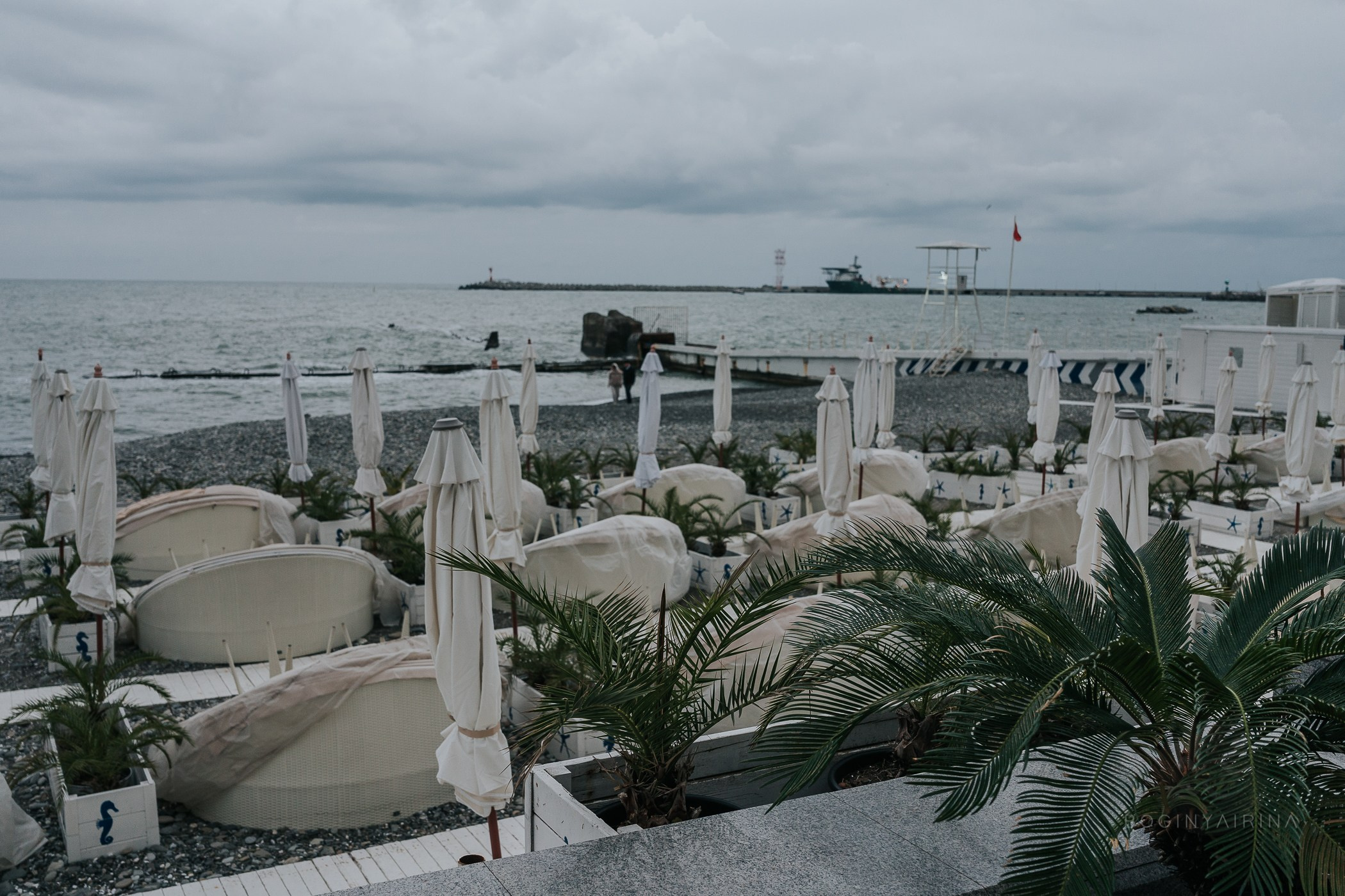 Семейная фотосессия прогулка на море. Фотограф на роды Москва. Фотограф новорожденных Москва