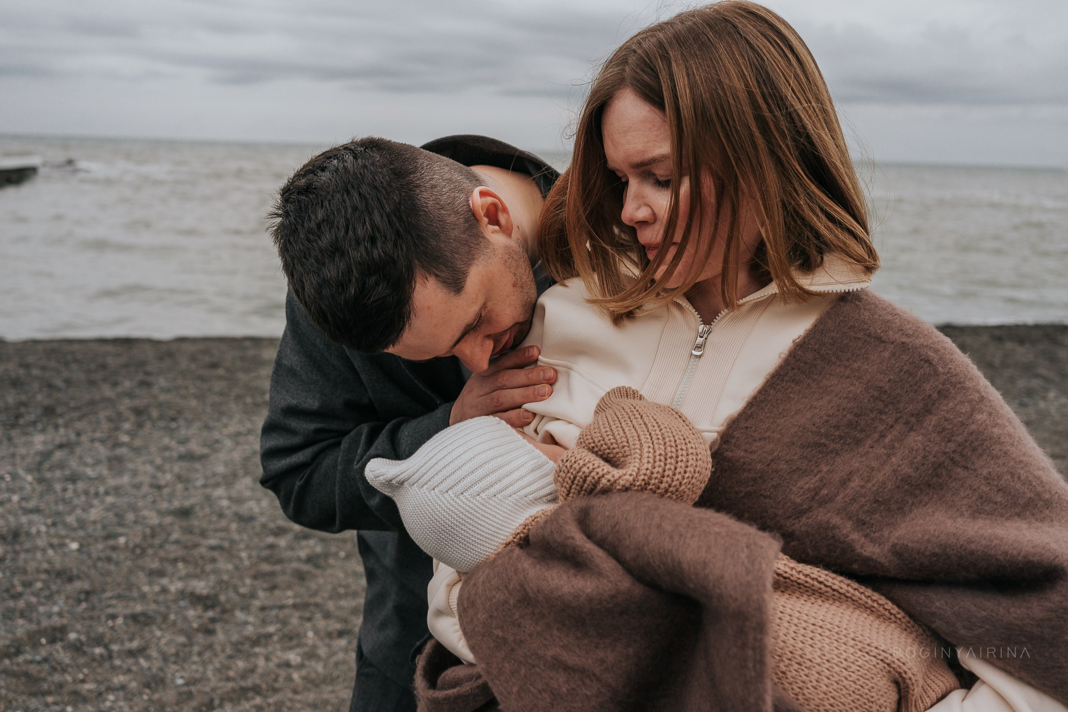 Семейная фотосессия прогулка на море. Фотограф на роды Москва. Фотограф новорожденных Москва