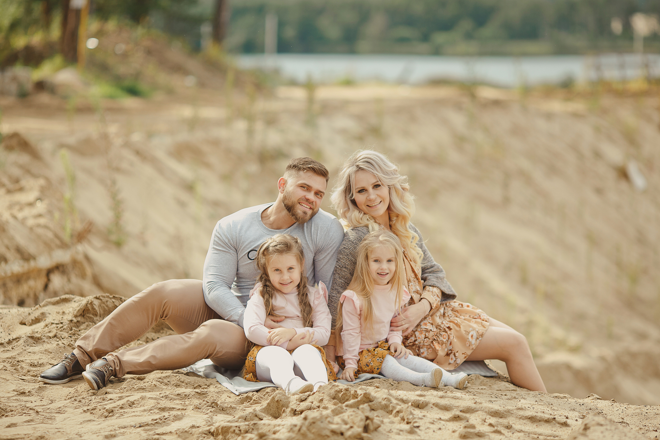 Семейная фотосессия на карьерах. Свадебный и семейный фотограф Ольга Сморжанюк