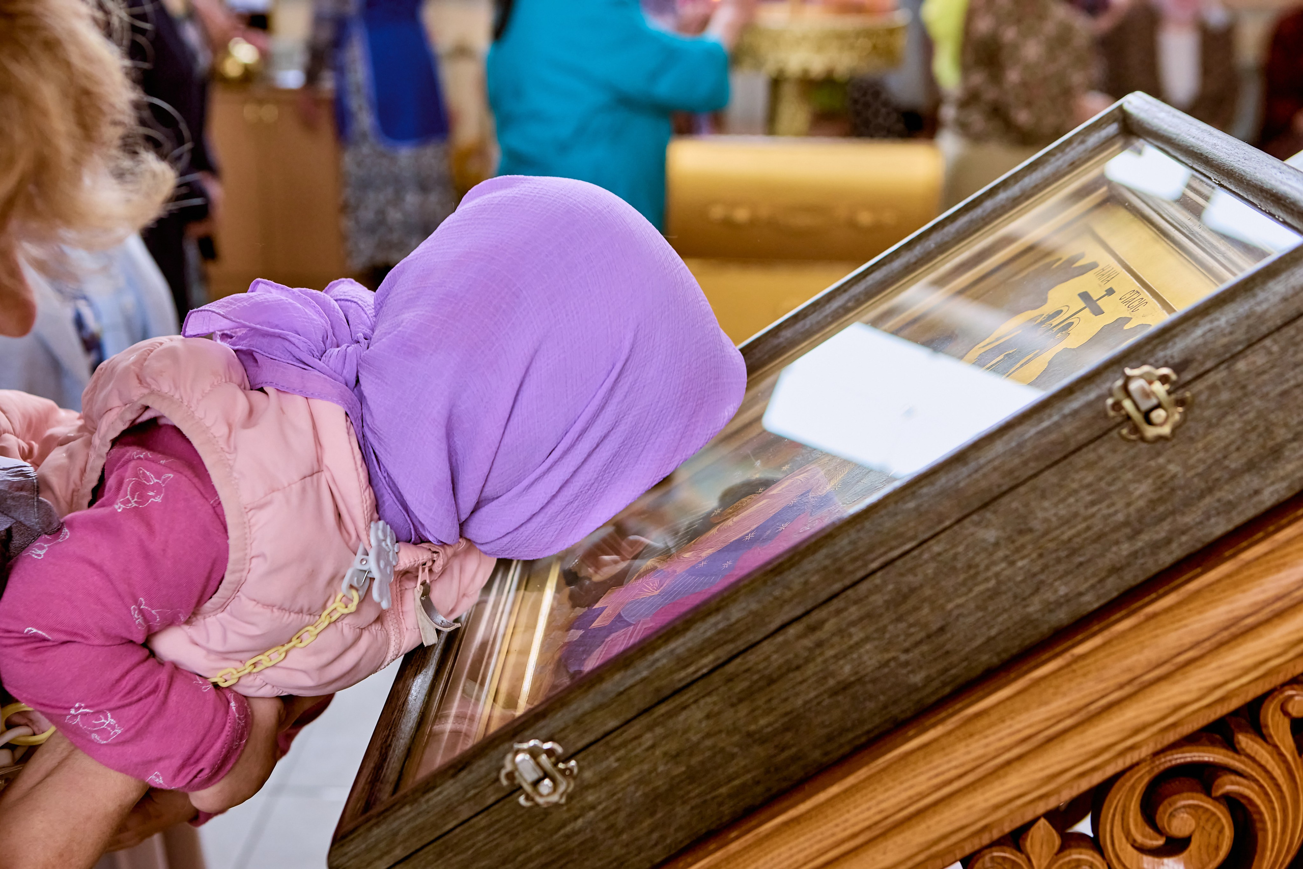 Торжество святости и молитвы в Неделю Всех Святых, запечатлённое православным фотографом Николая Головановым.