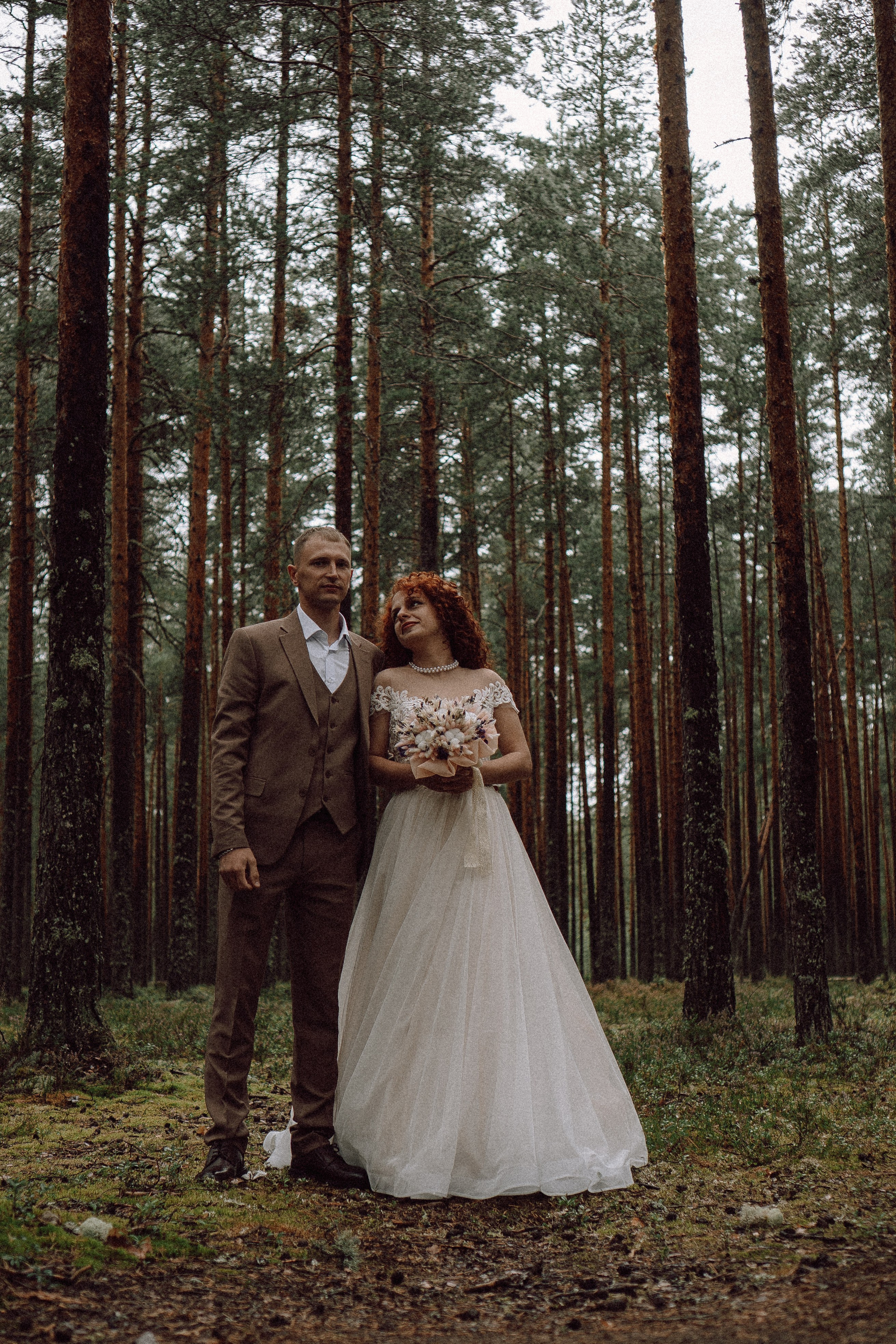 СВАДЕБНАЯ ФОТОСЕССИИЯ ПАРЫ В ГОРОДЕ ПРИОЗЕРСК В СОСНОВОМ ЛЕСУ И С ПИКАПОМ. Профессиональный фотограф, Санкт-Петербург — Виктория Богомолова