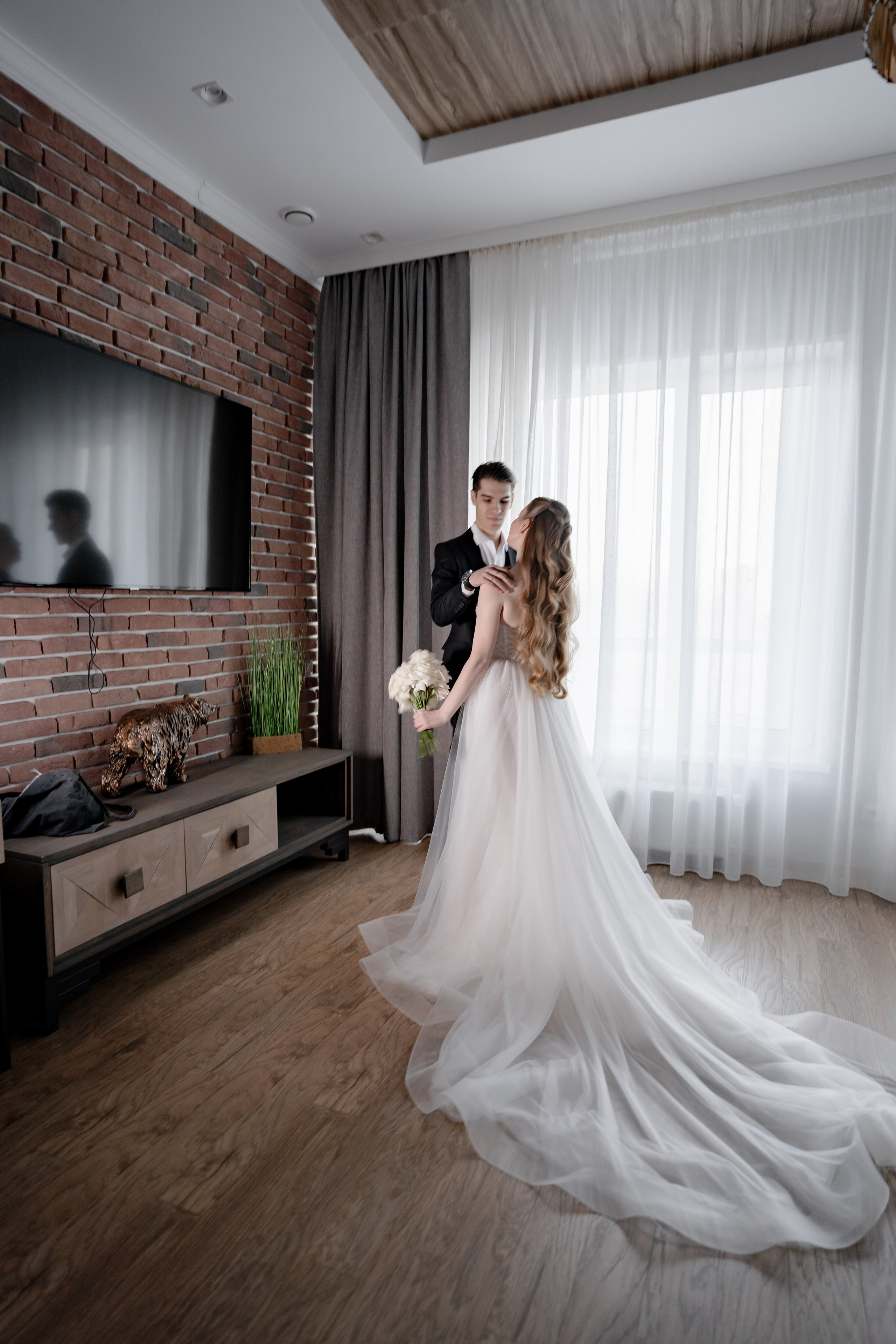 СВАДЕБНАЯ СЬЕМКА СБОРОВ В ОТЕЛЕ И ВЫЕЗД НА ЦЕРЕМОНИЮ (СНЯТО В СИБИРЕ В НИЖНЕВАРТОВСКЕ)М. Профессиональный фотограф, Санкт-Петербург — Виктория Богомолова