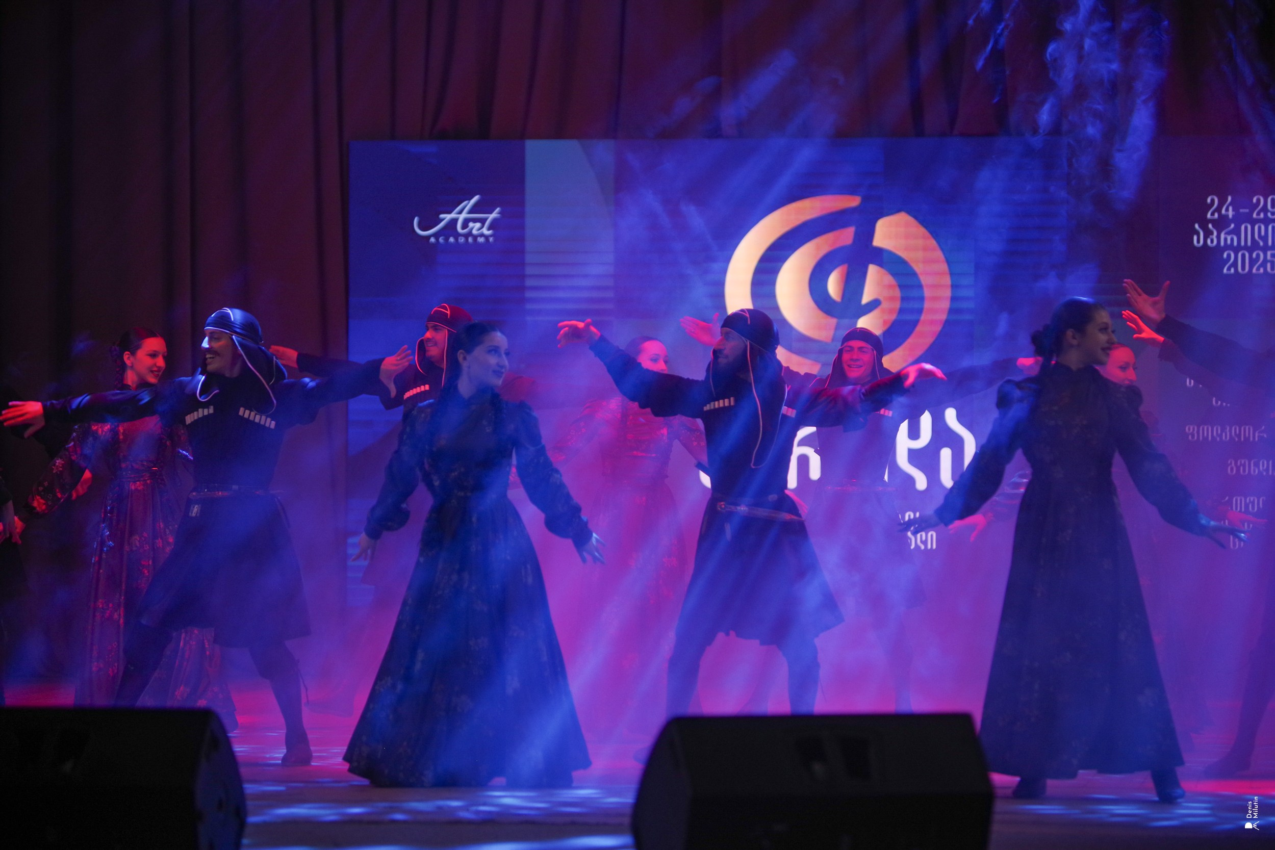 Танцы в Хоби. Портретный фотограф Денис Милютин