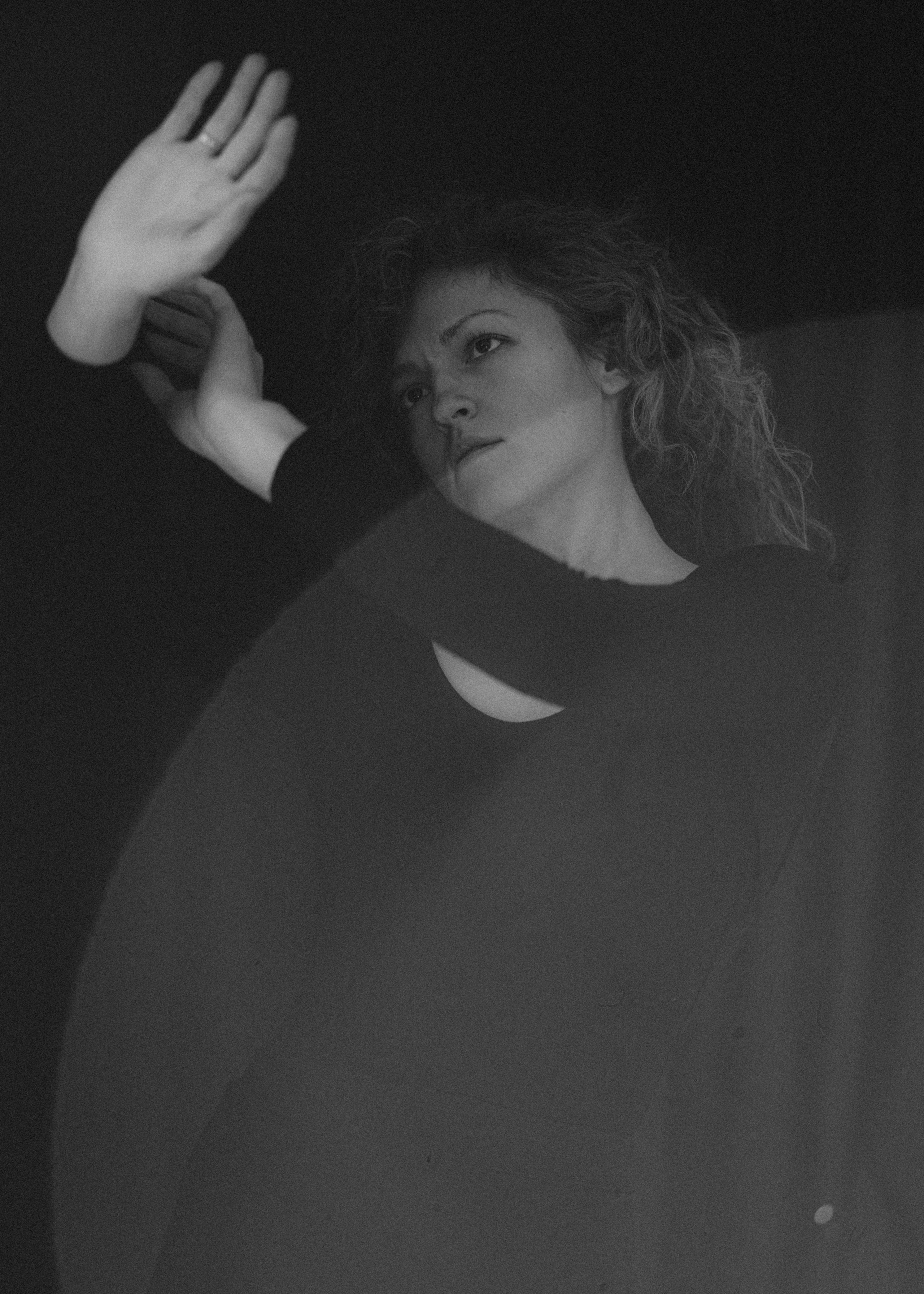 Фотосессия для женщины в студии минимализм. Женский фотограф в Красноярске