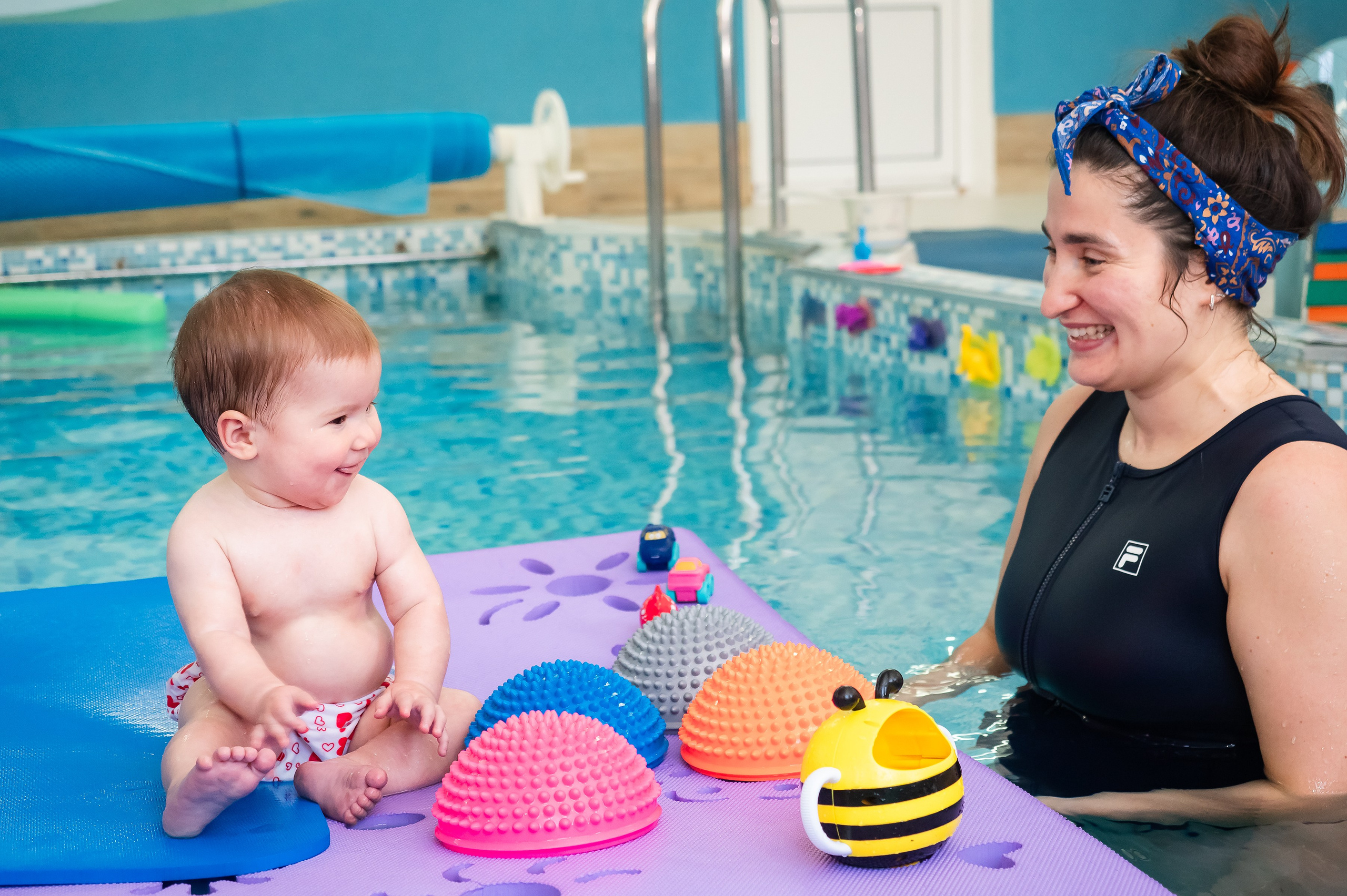 Грудничковое плавание. Репортажный, семейный и детский фотограф в Пензе и Заречном Арина Ермилова. Картины барельеф на заказ